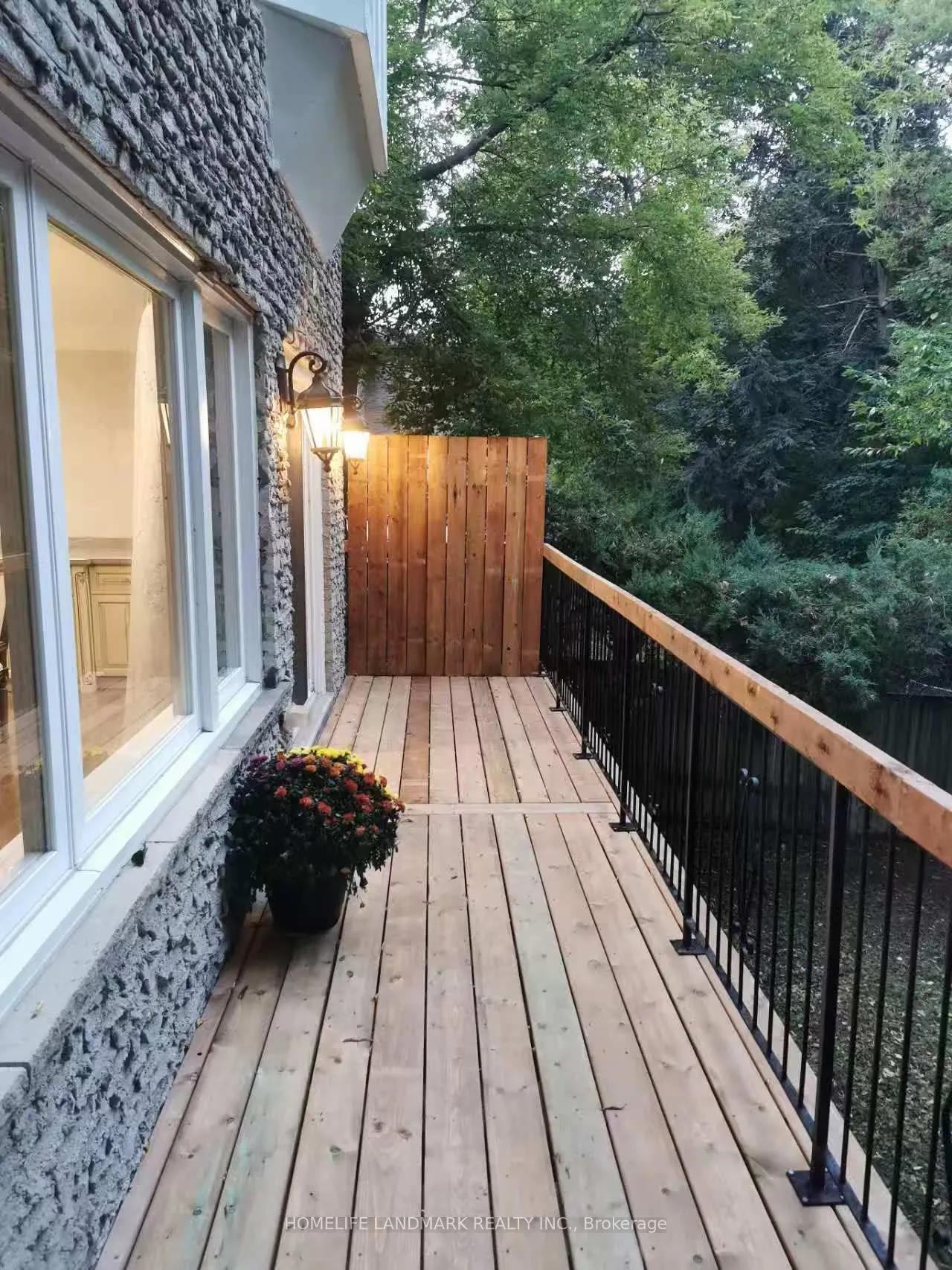 10 Loganberry Crescent