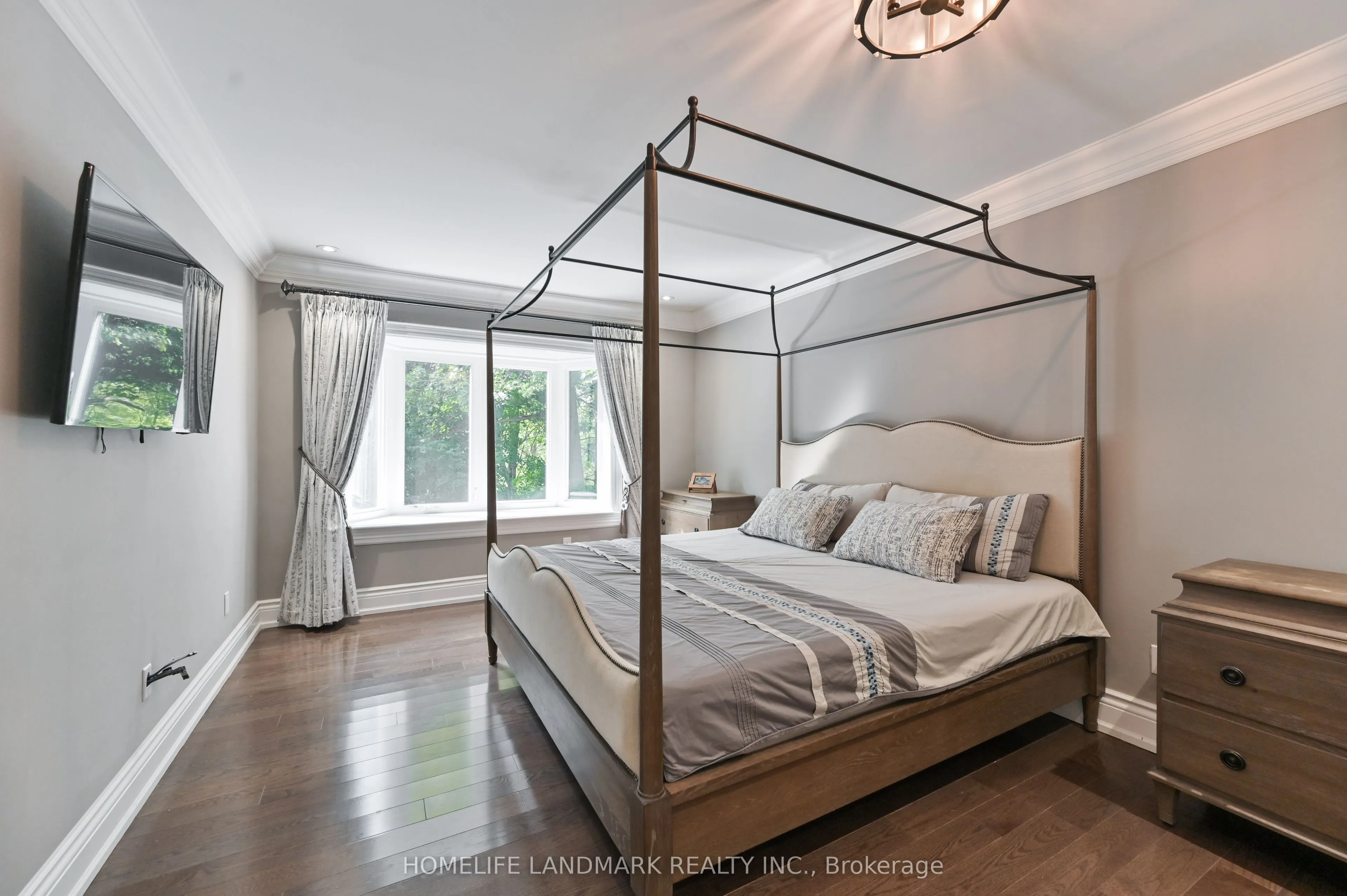 10 Loganberry Crescent