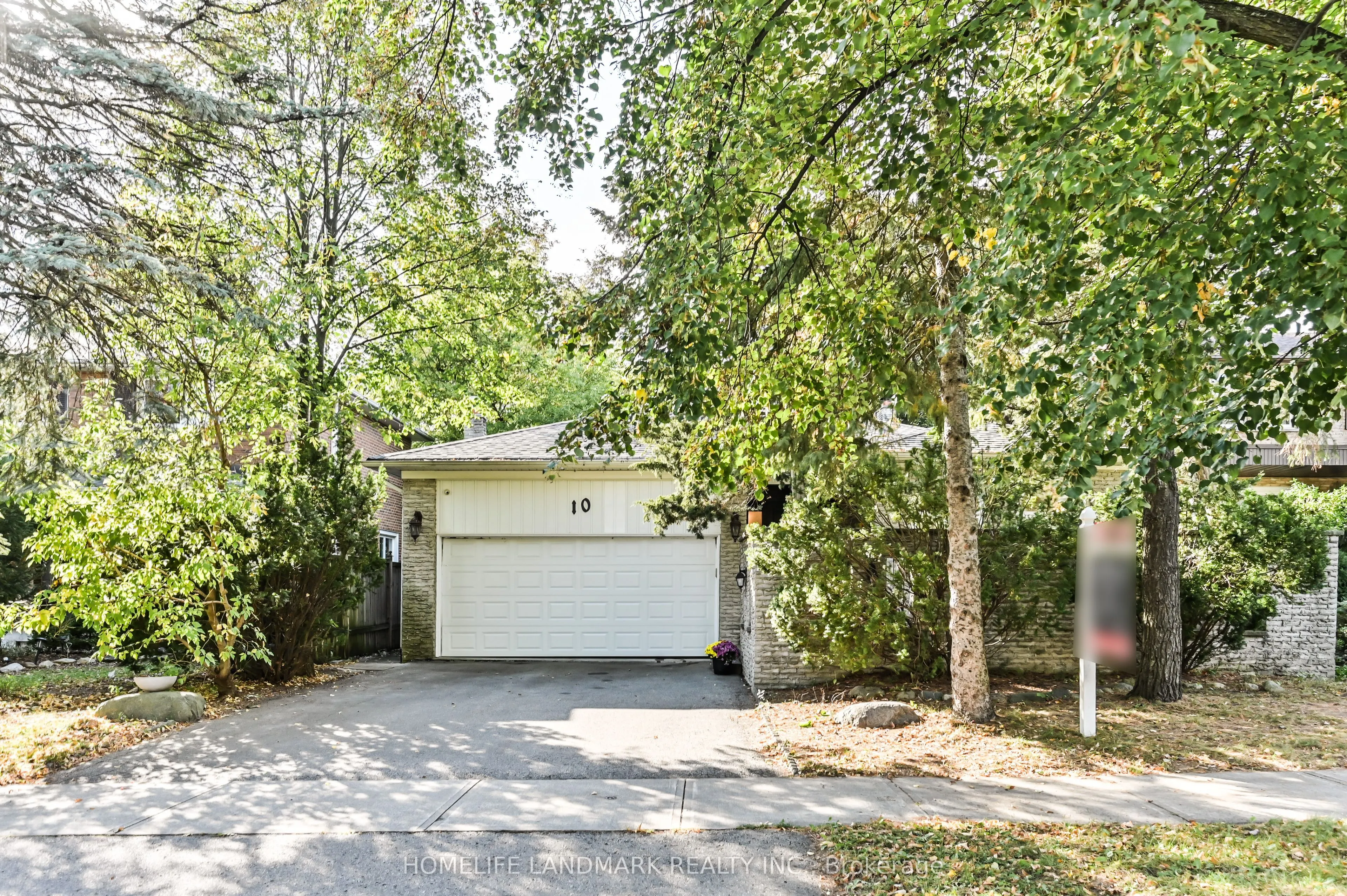 10 Loganberry Crescent