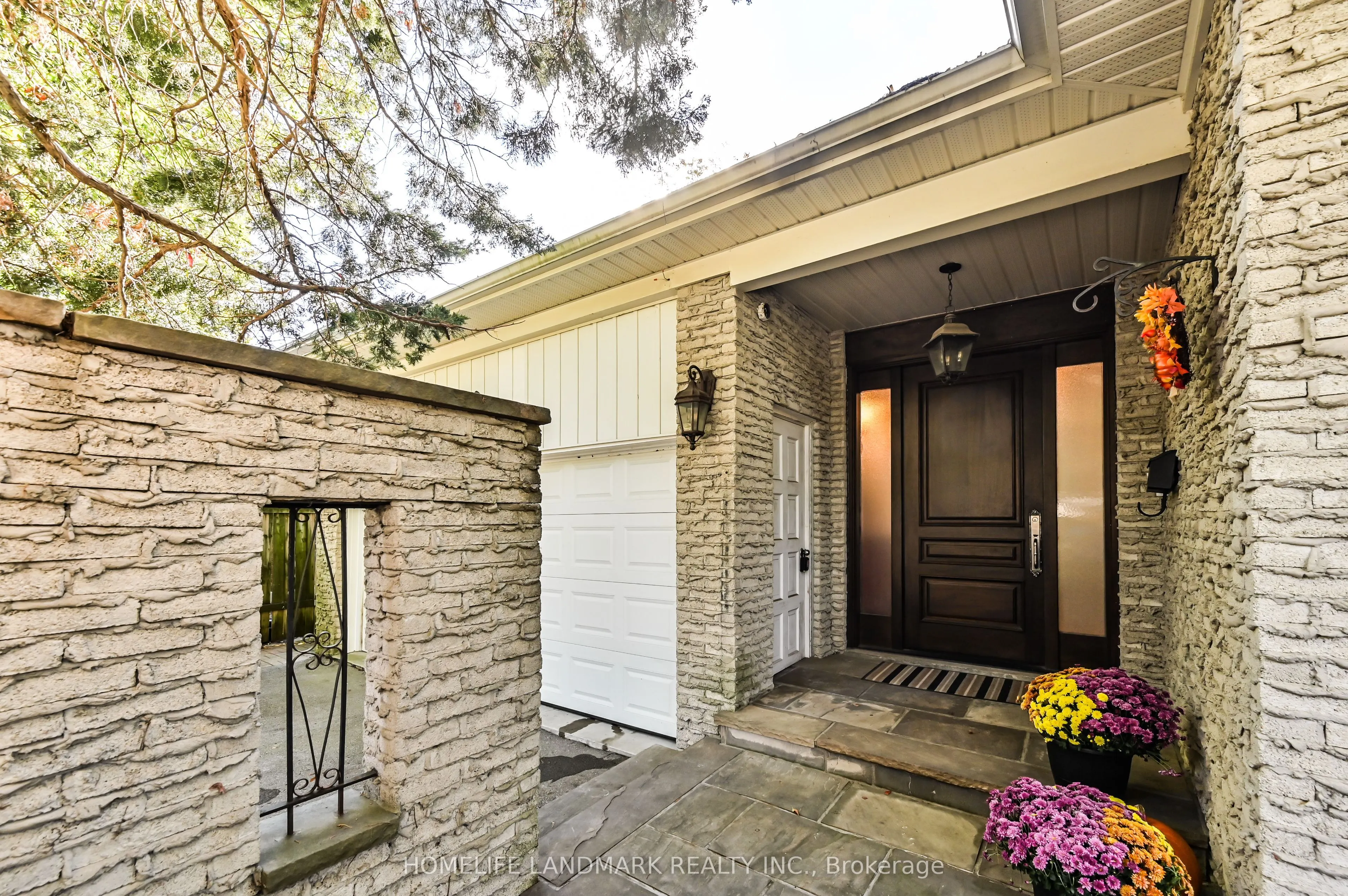 10 Loganberry Crescent