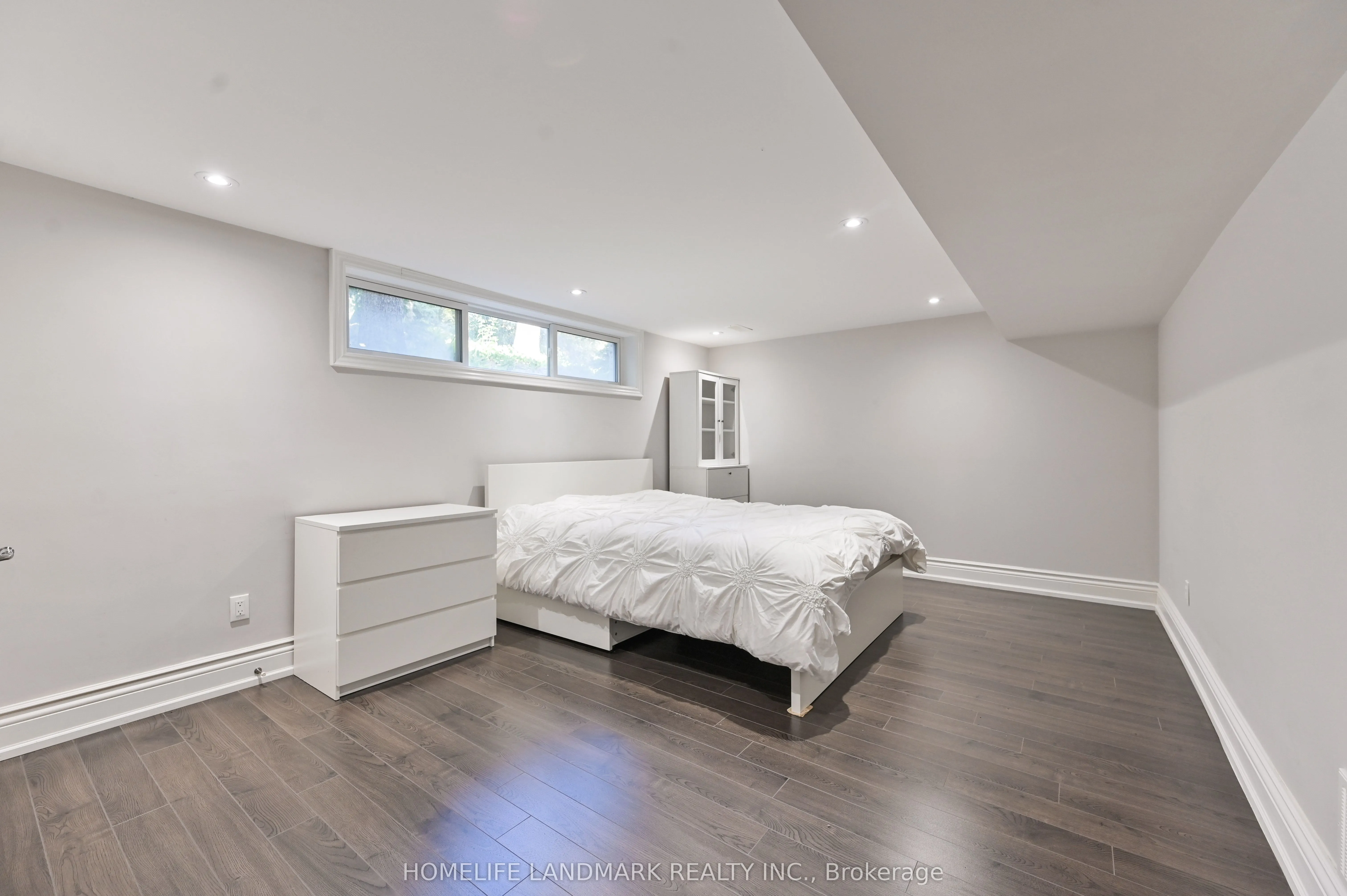 10 Loganberry Crescent