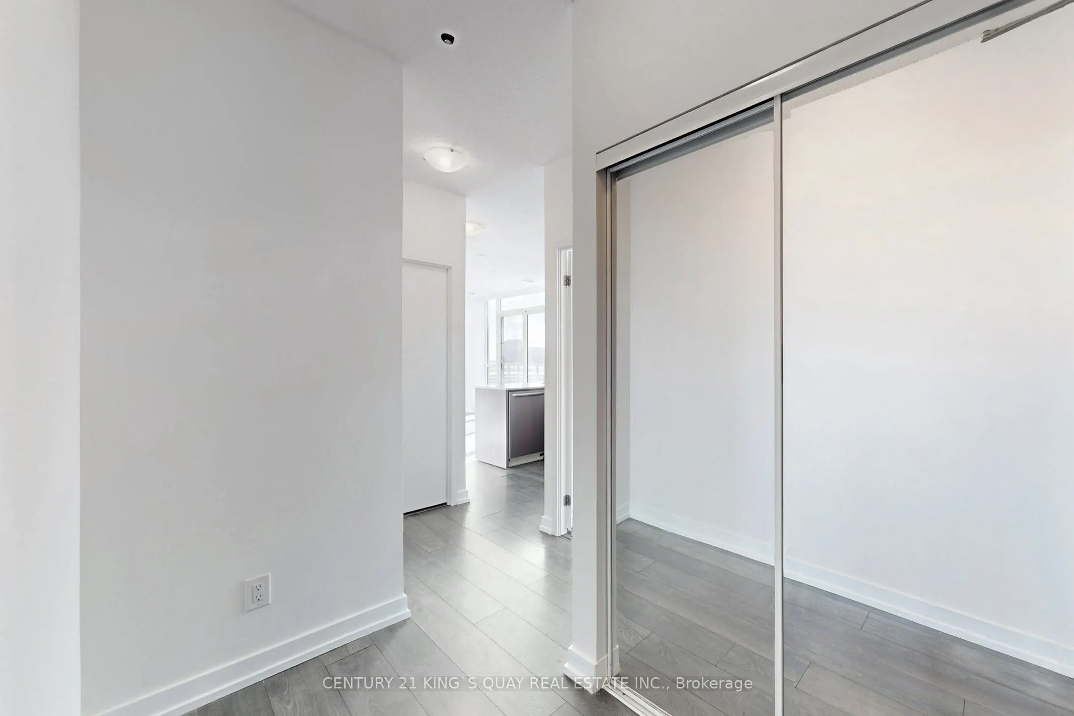 200 Sackville Street, #703