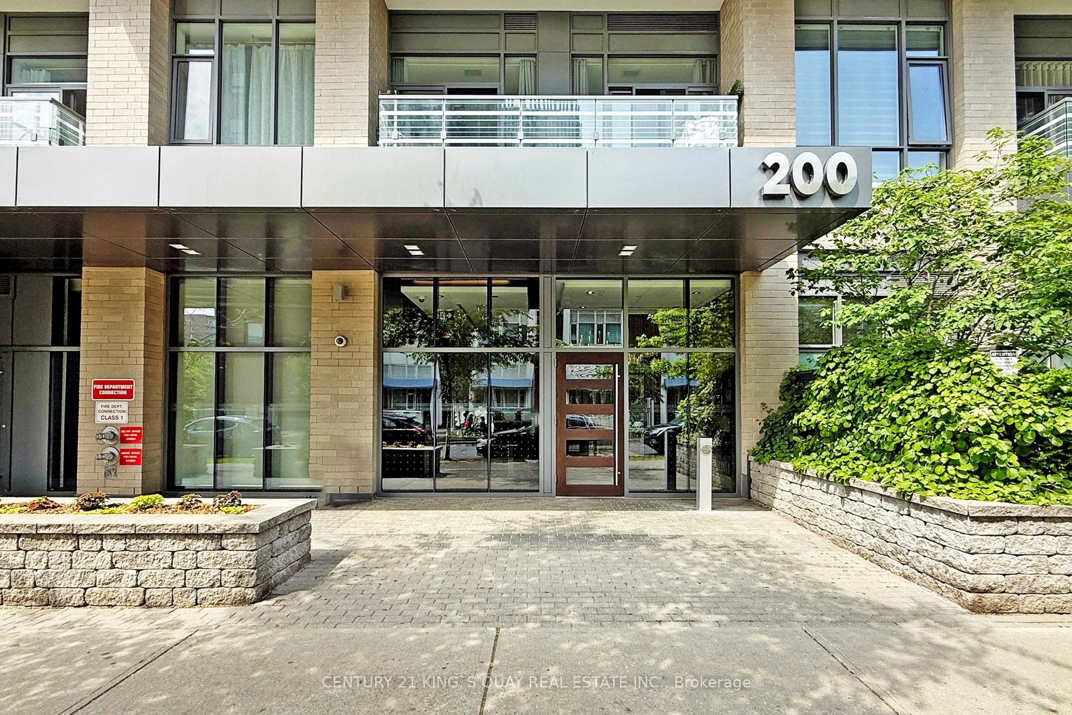 200 Sackville Street, #703