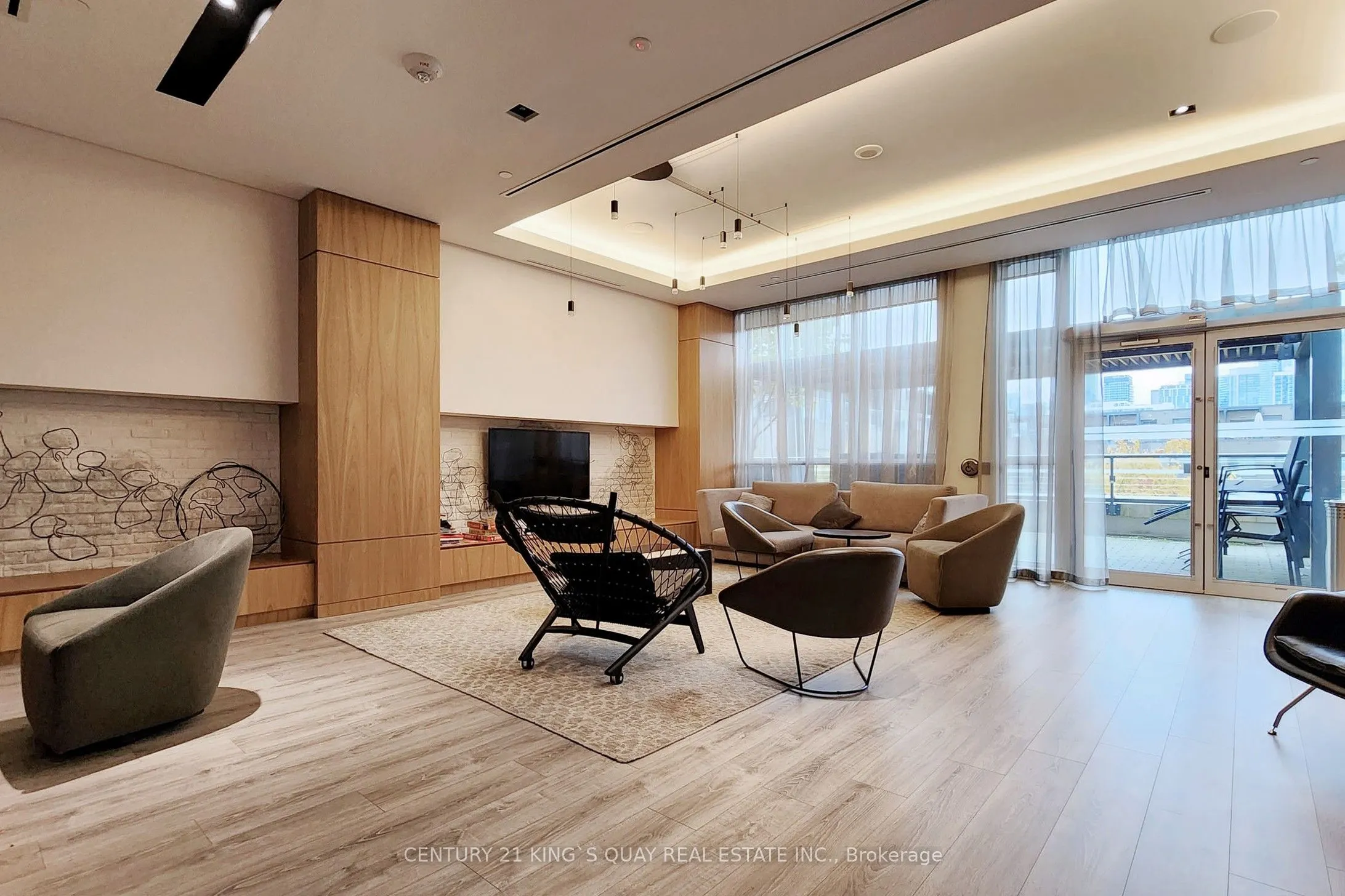 200 Sackville Street, #703