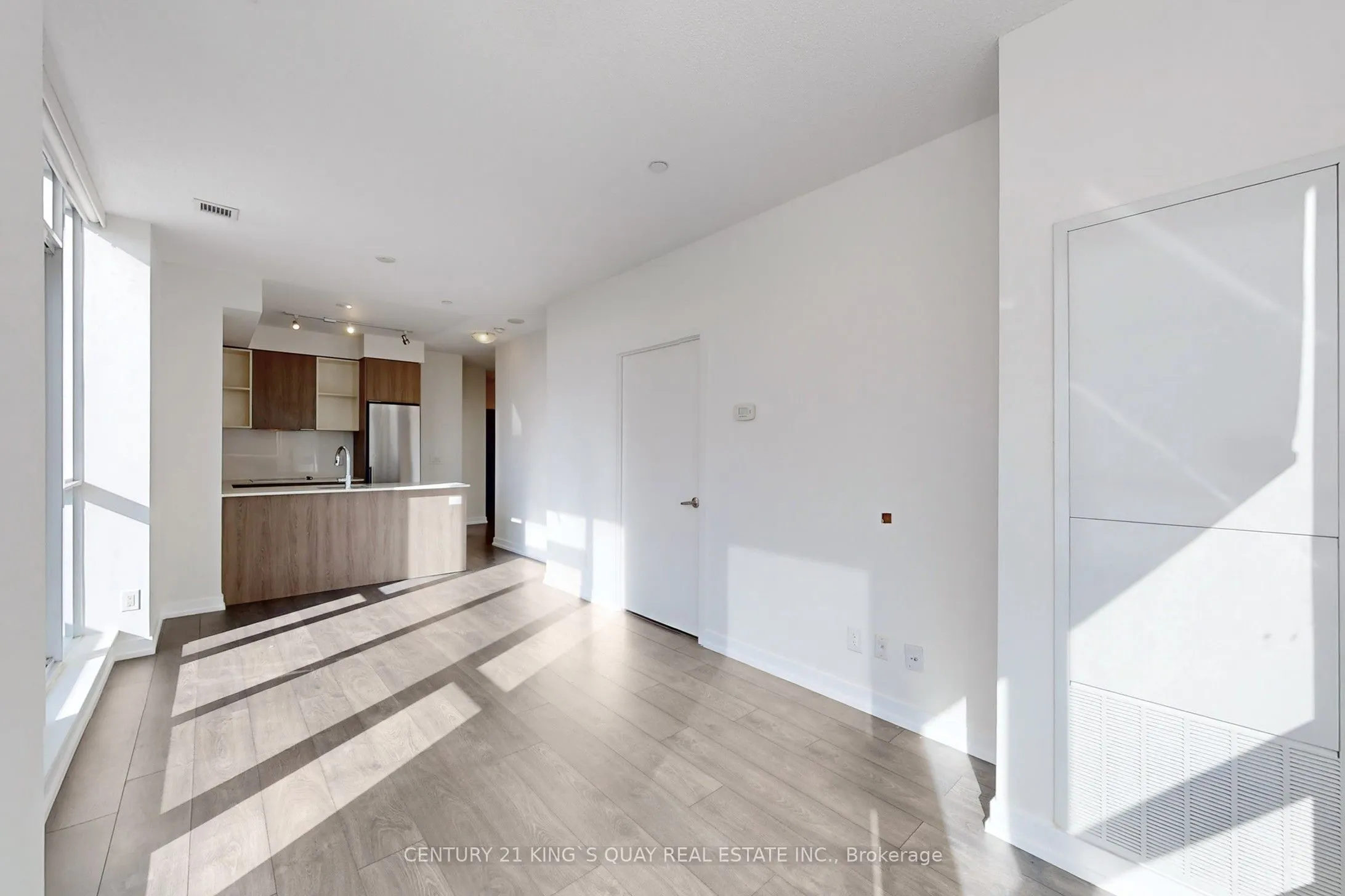 200 Sackville Street, #703