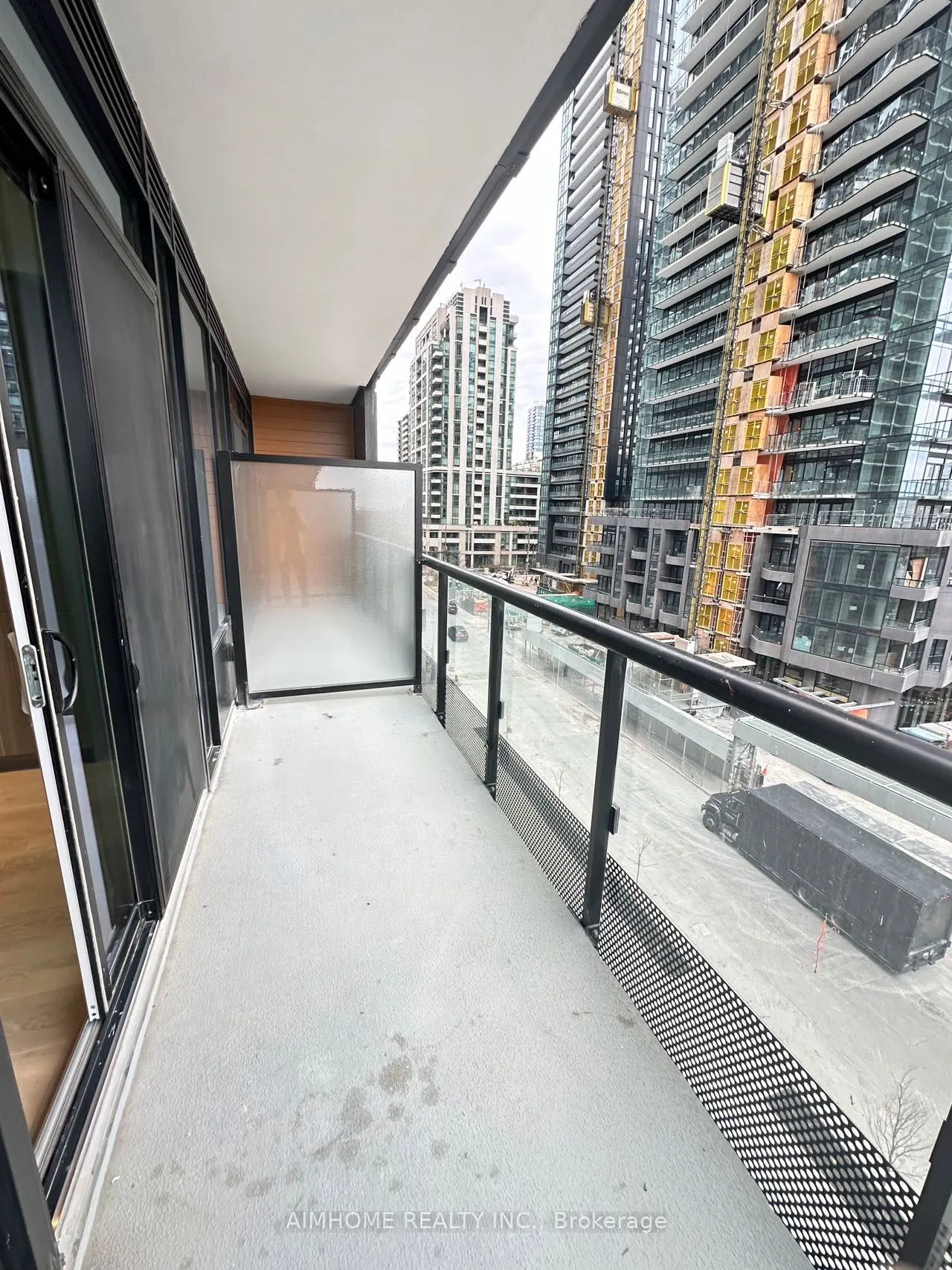 117 Broadway Avenue, #610