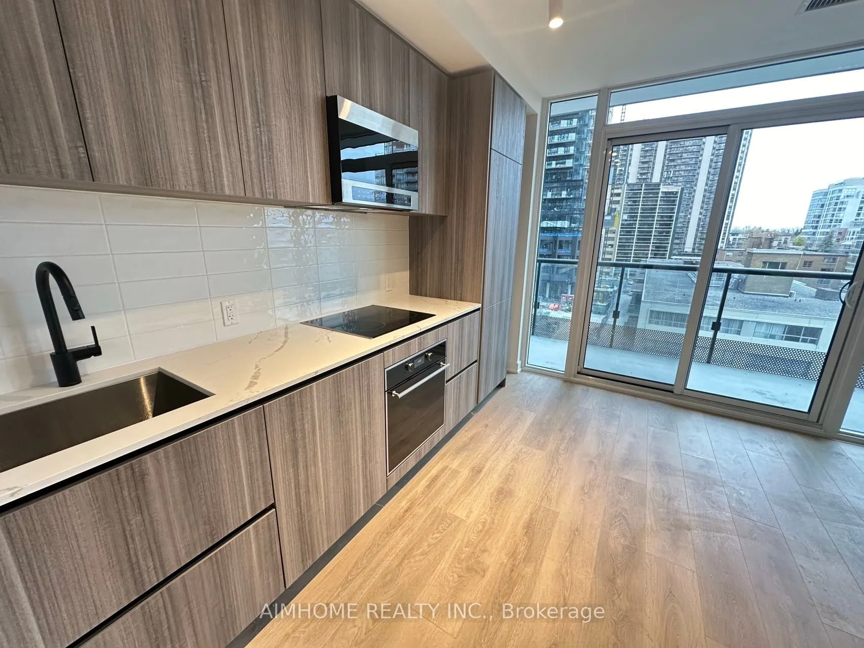 117 Broadway Avenue, #610