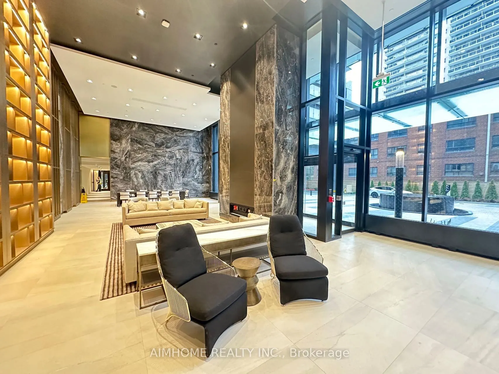 117 Broadway Avenue, #610