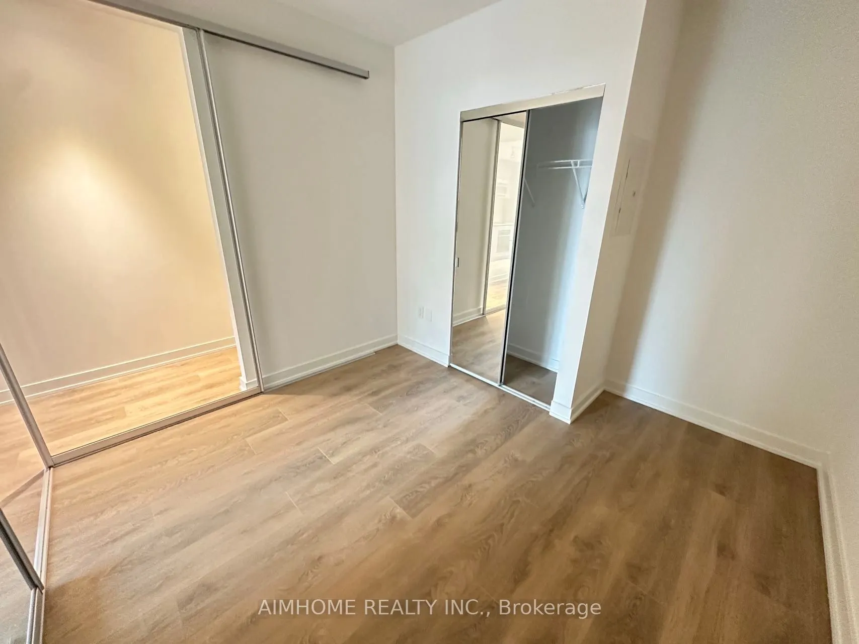117 Broadway Avenue, #610