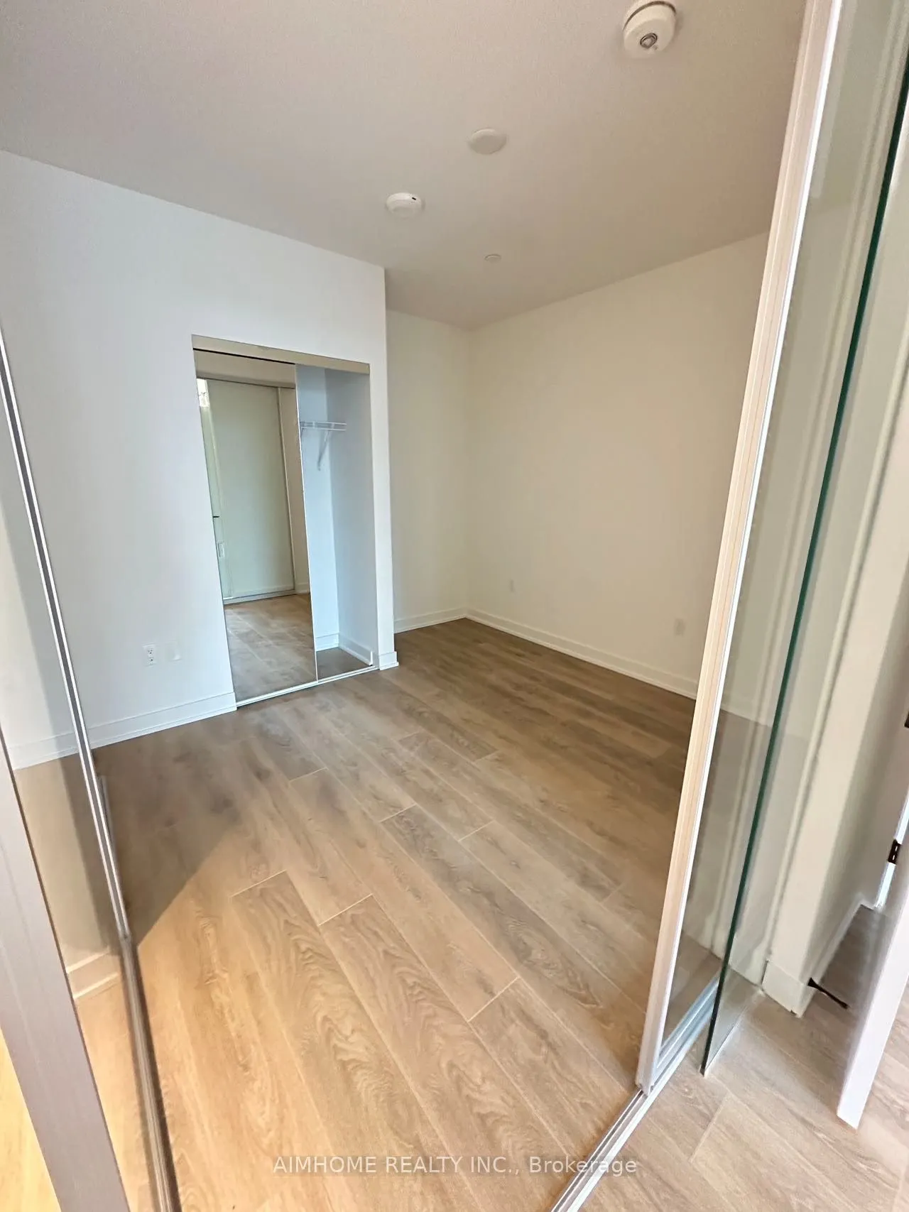 117 Broadway Avenue, #610