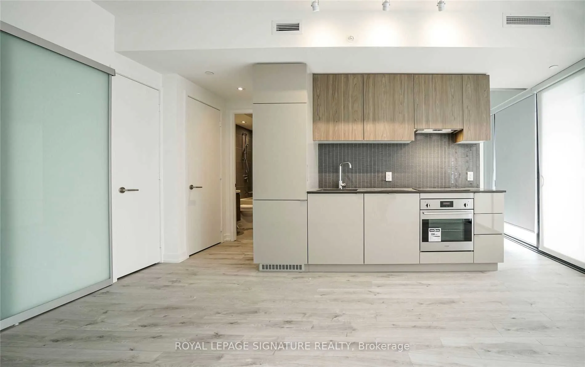 161 Roehampton Avenue, #4202