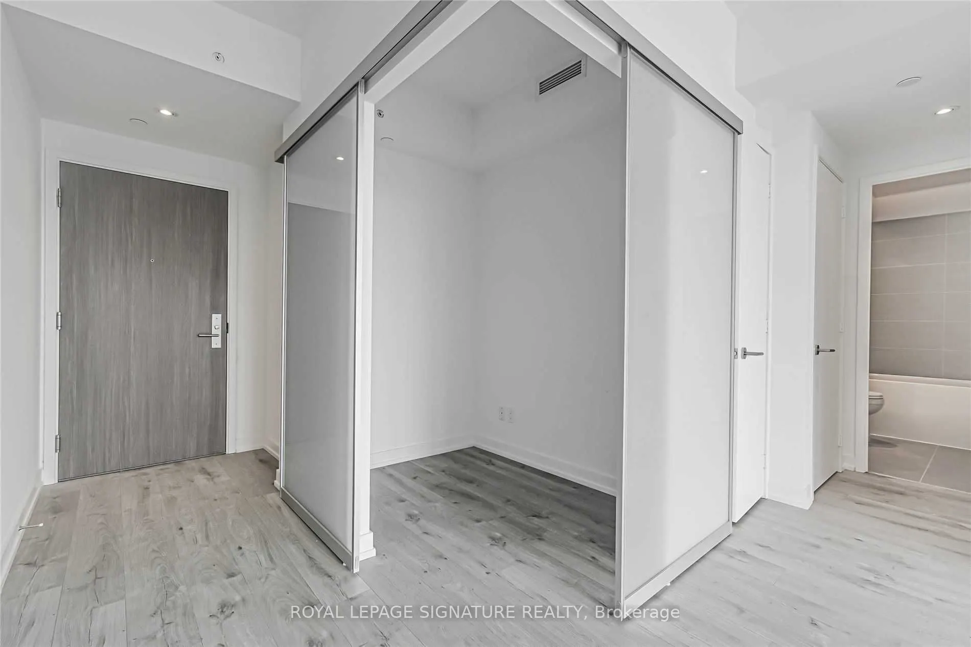 161 Roehampton Avenue, #4202