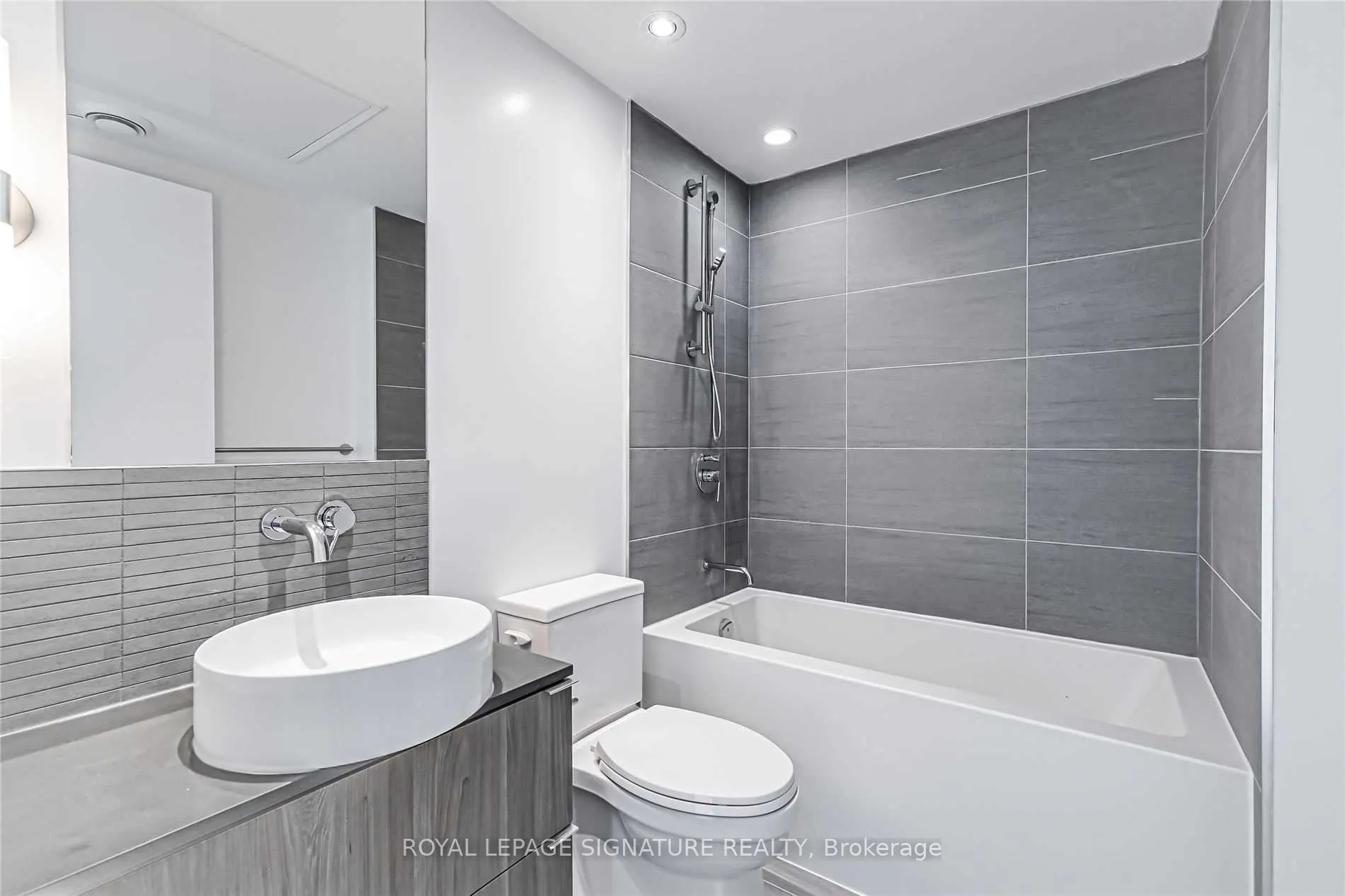161 Roehampton Avenue, #4202