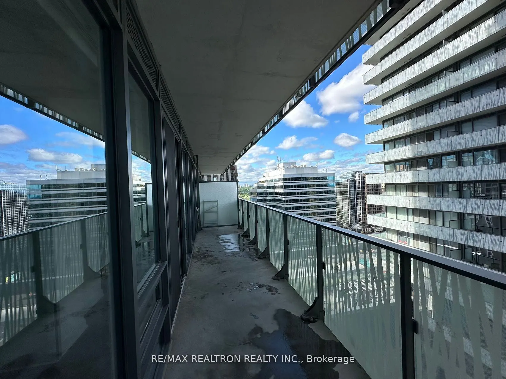 42 charles Street E, #1710