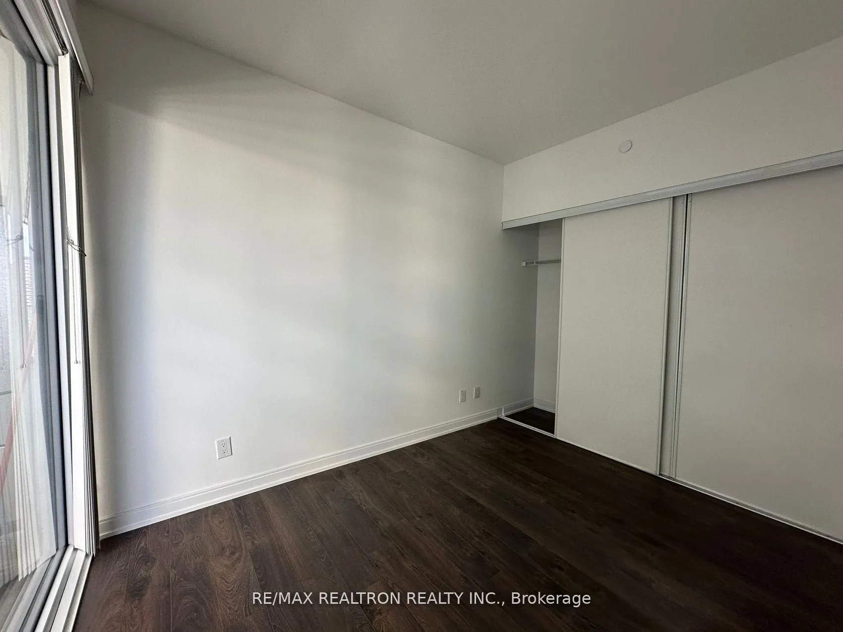 42 charles Street E, #1710
