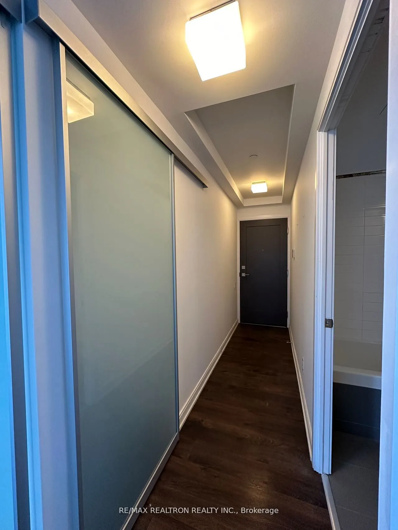42 charles Street E, #1710