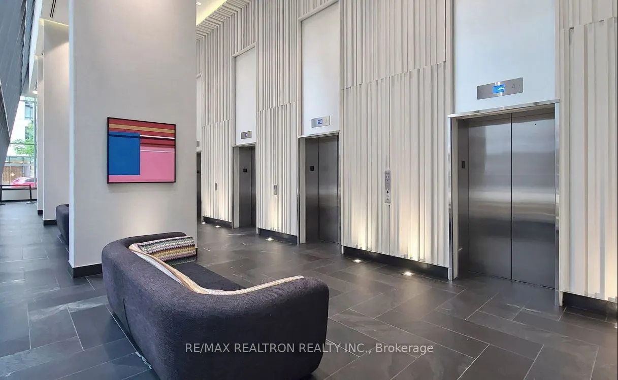 42 charles Street E, #1710