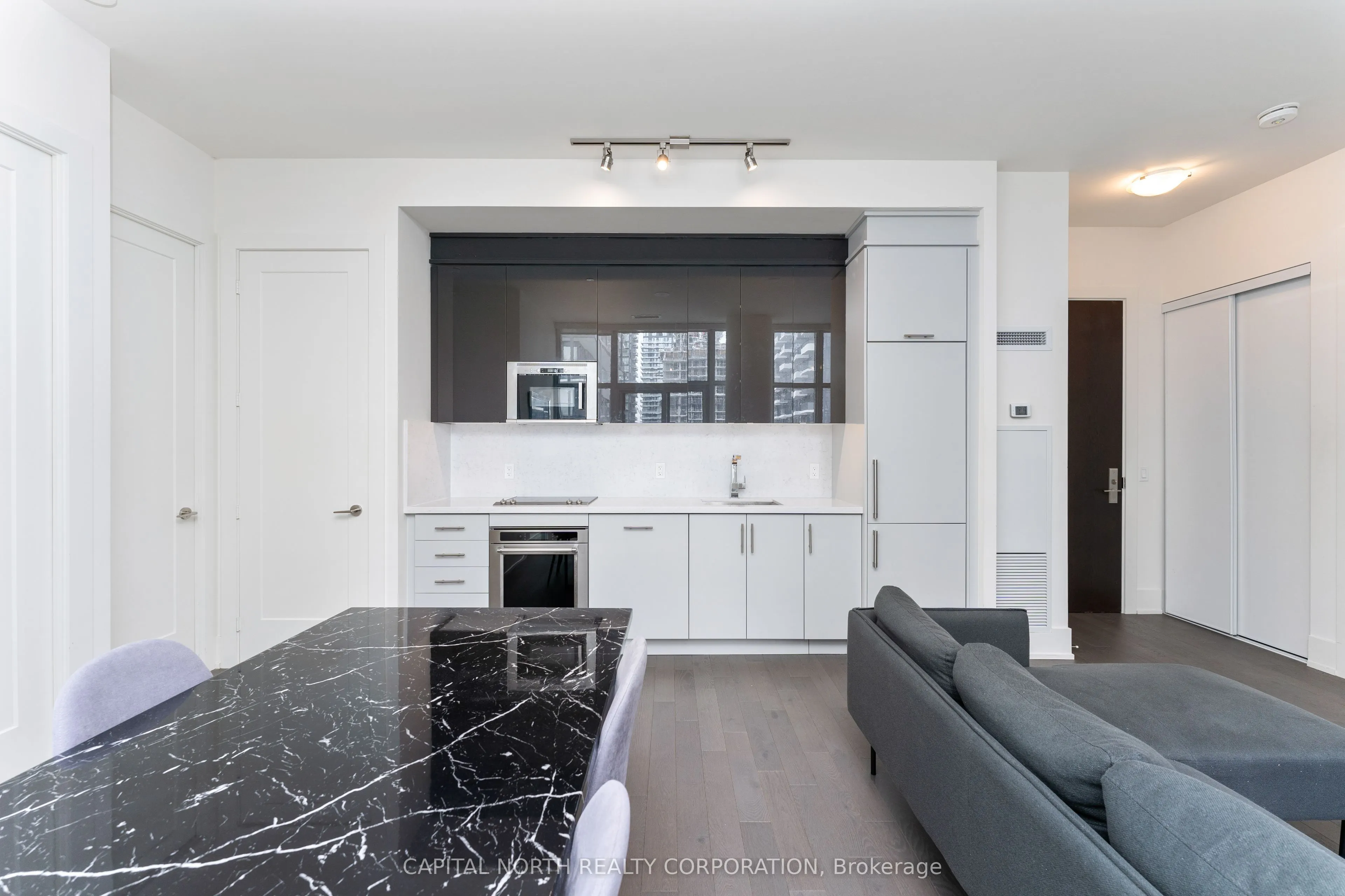 330 Richmond Street W, #Ph 02