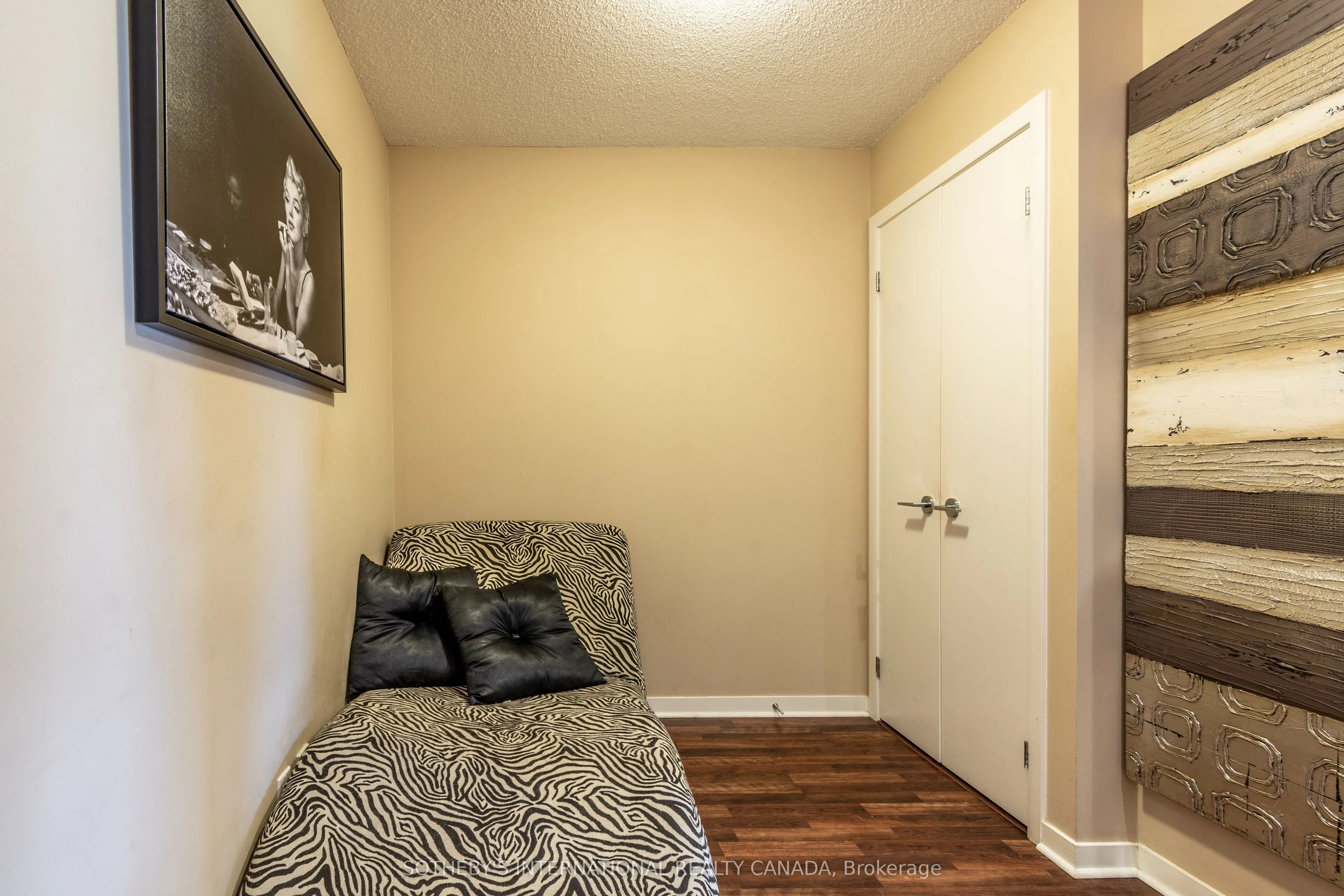 76 Shuter Street, #502