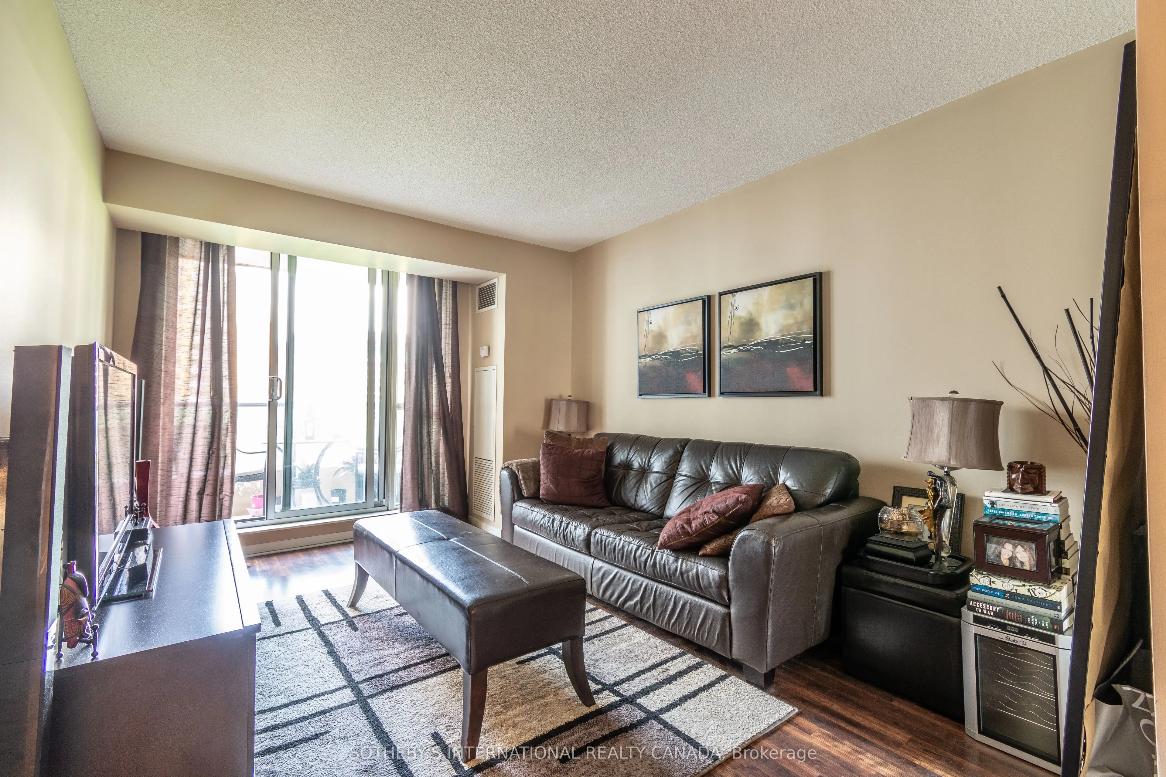 76 Shuter Street, #502