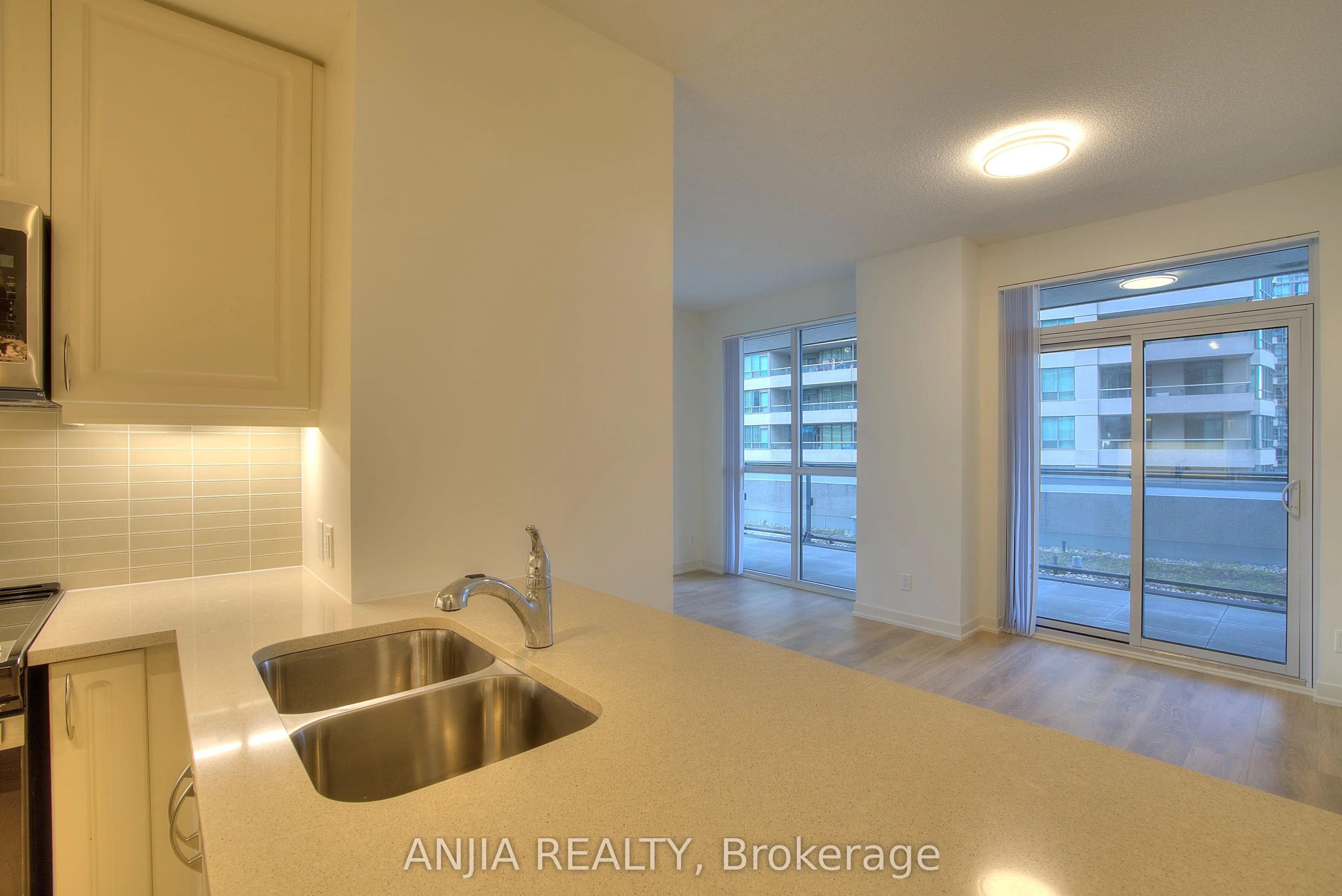 4955 Yonge Street, #619