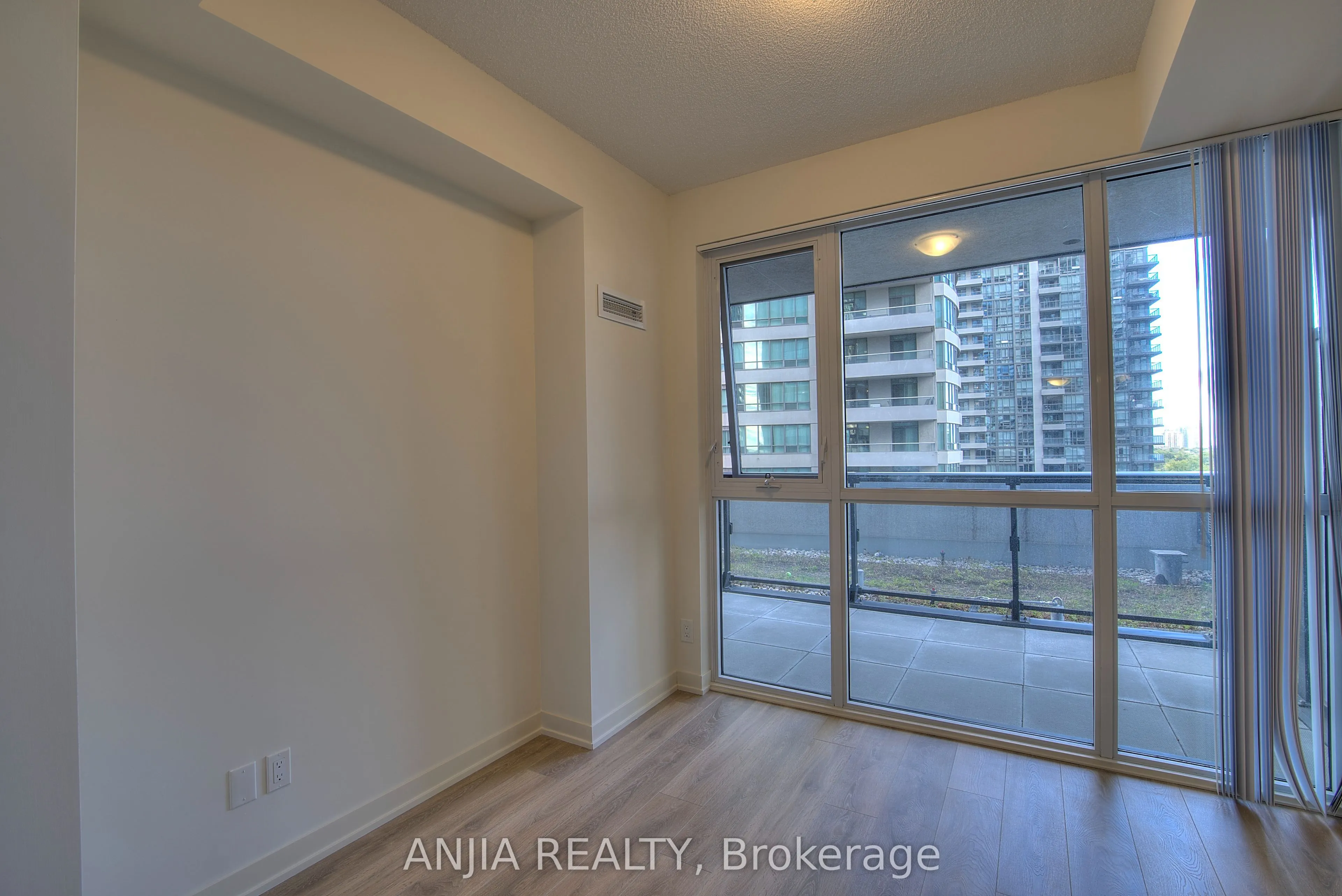 4955 Yonge Street, #619