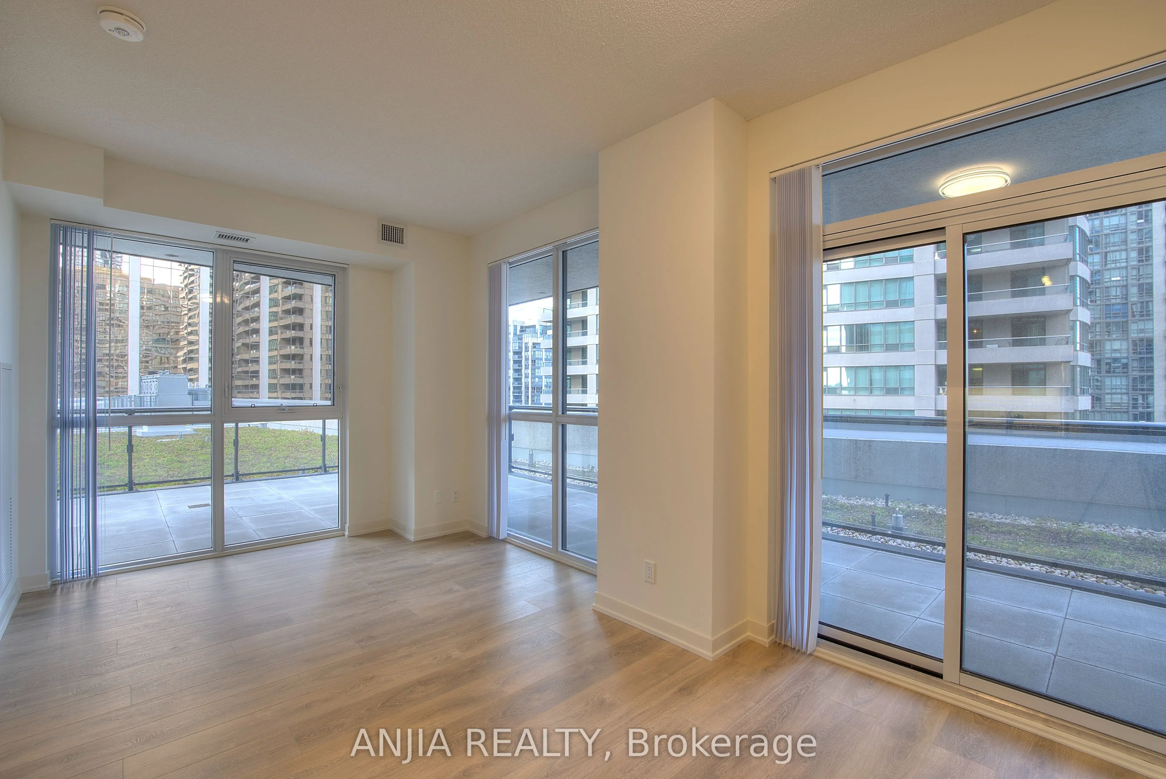 4955 Yonge Street, #619