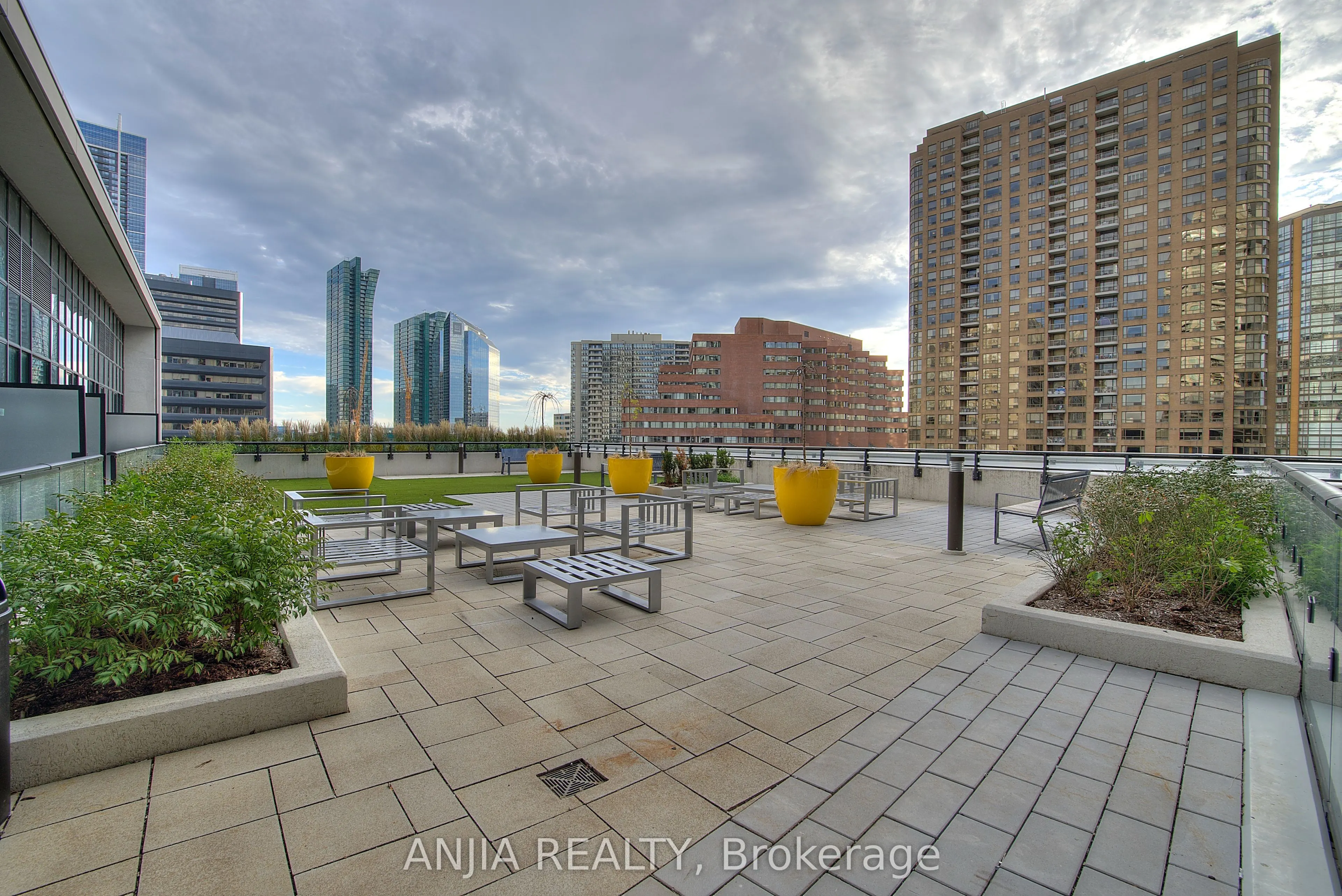 4955 Yonge Street, #619