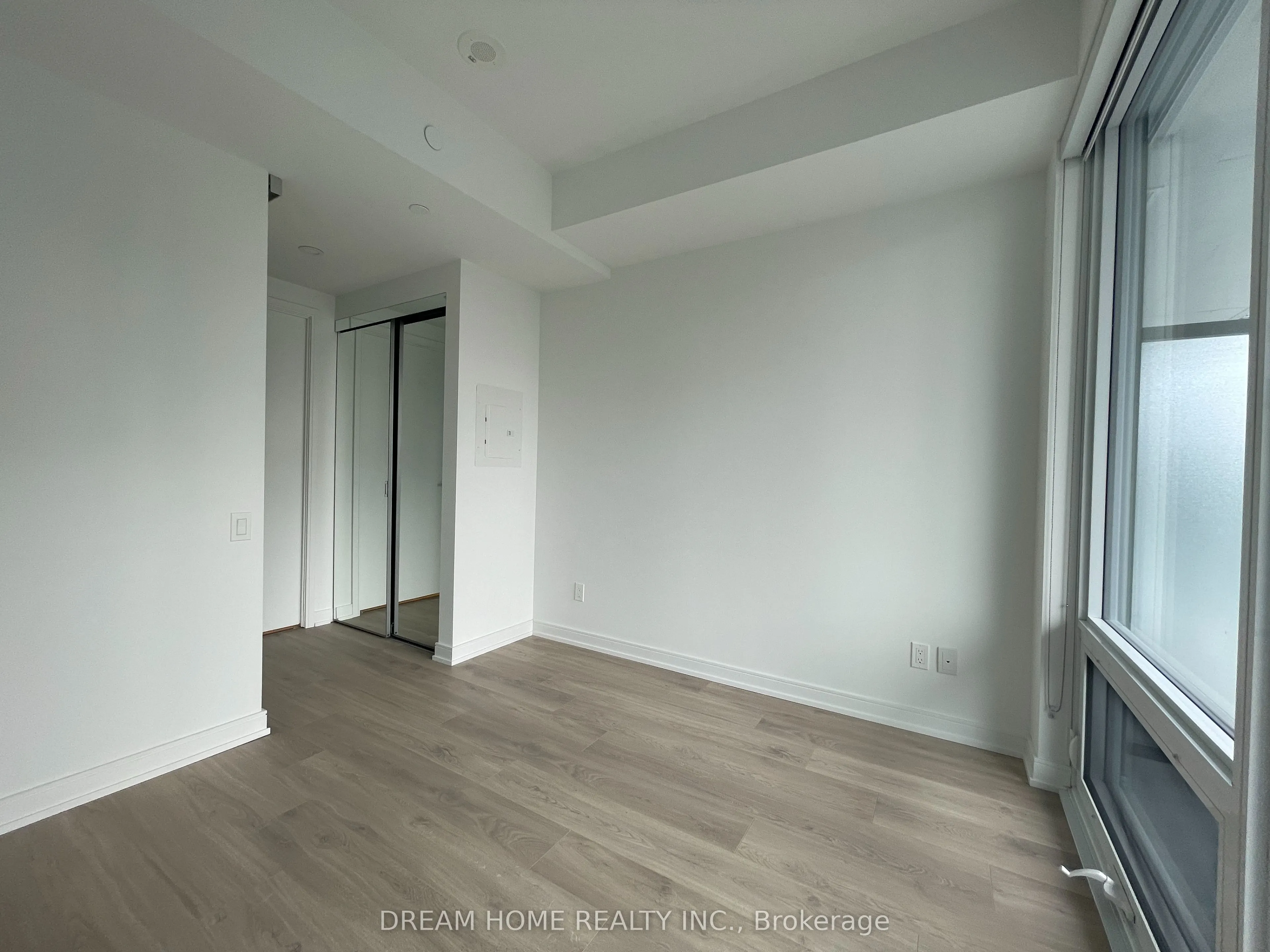 3 Gloucester Street, #1810