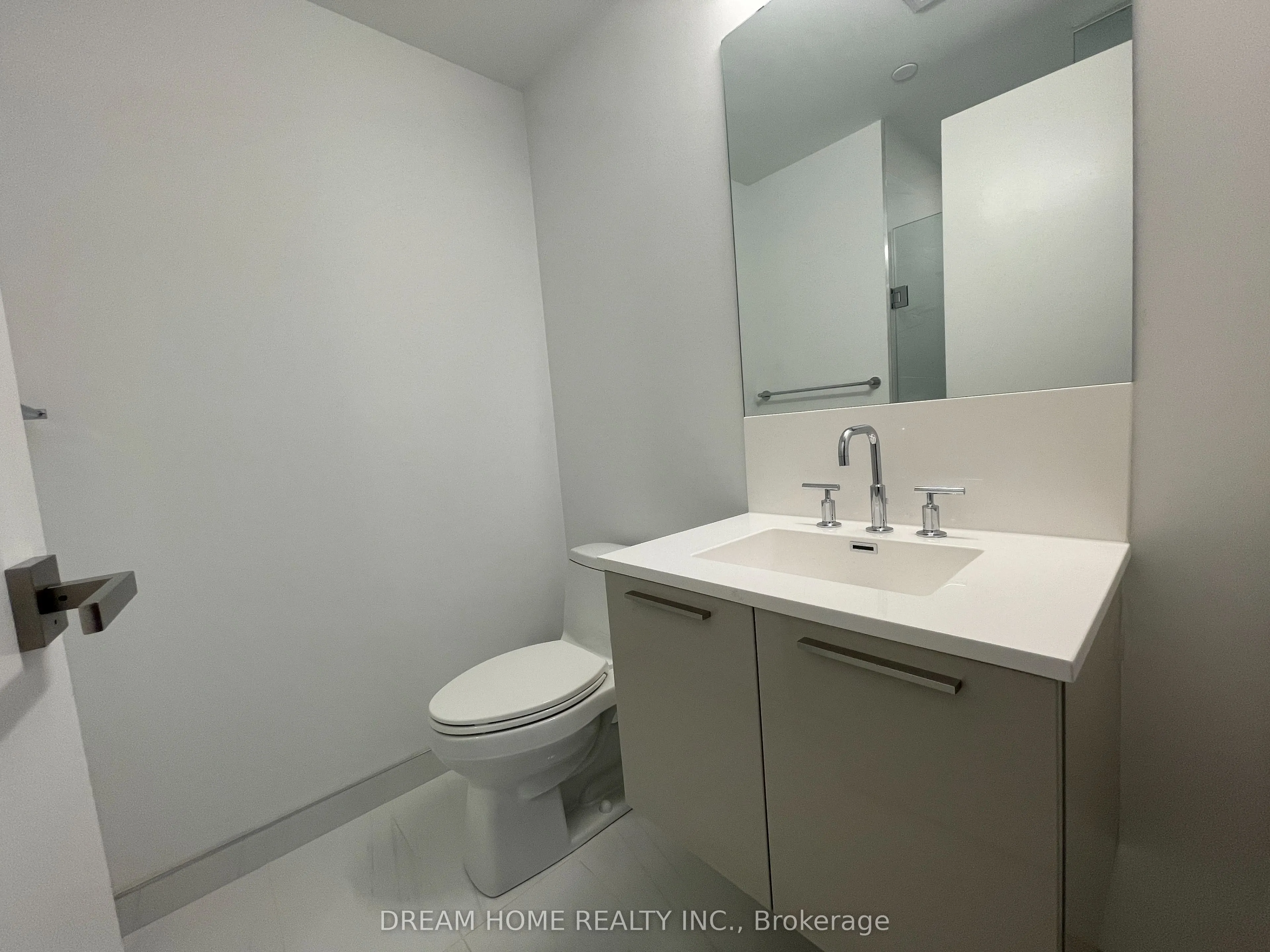 3 Gloucester Street, #1810