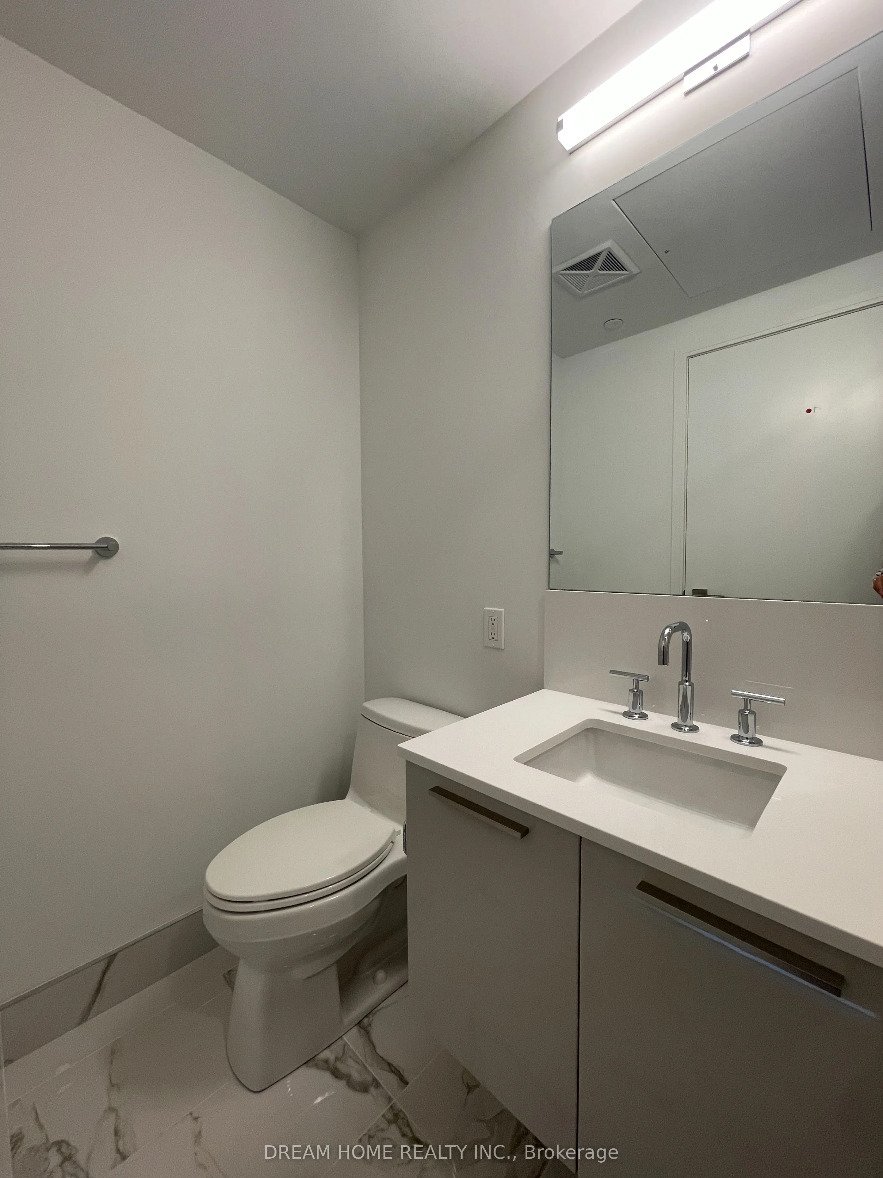 3 Gloucester Street, #1810