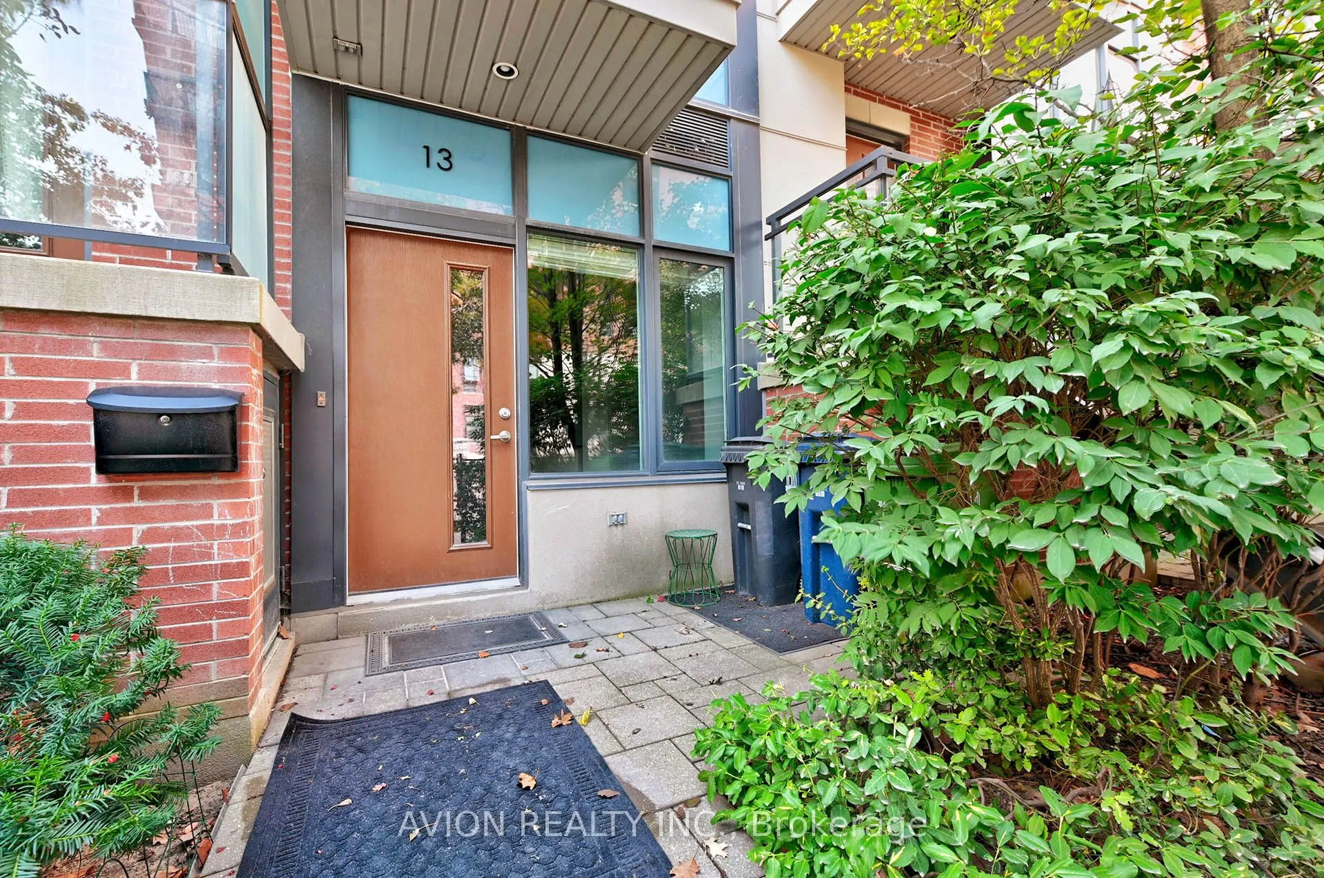 13 Oak Street, #4