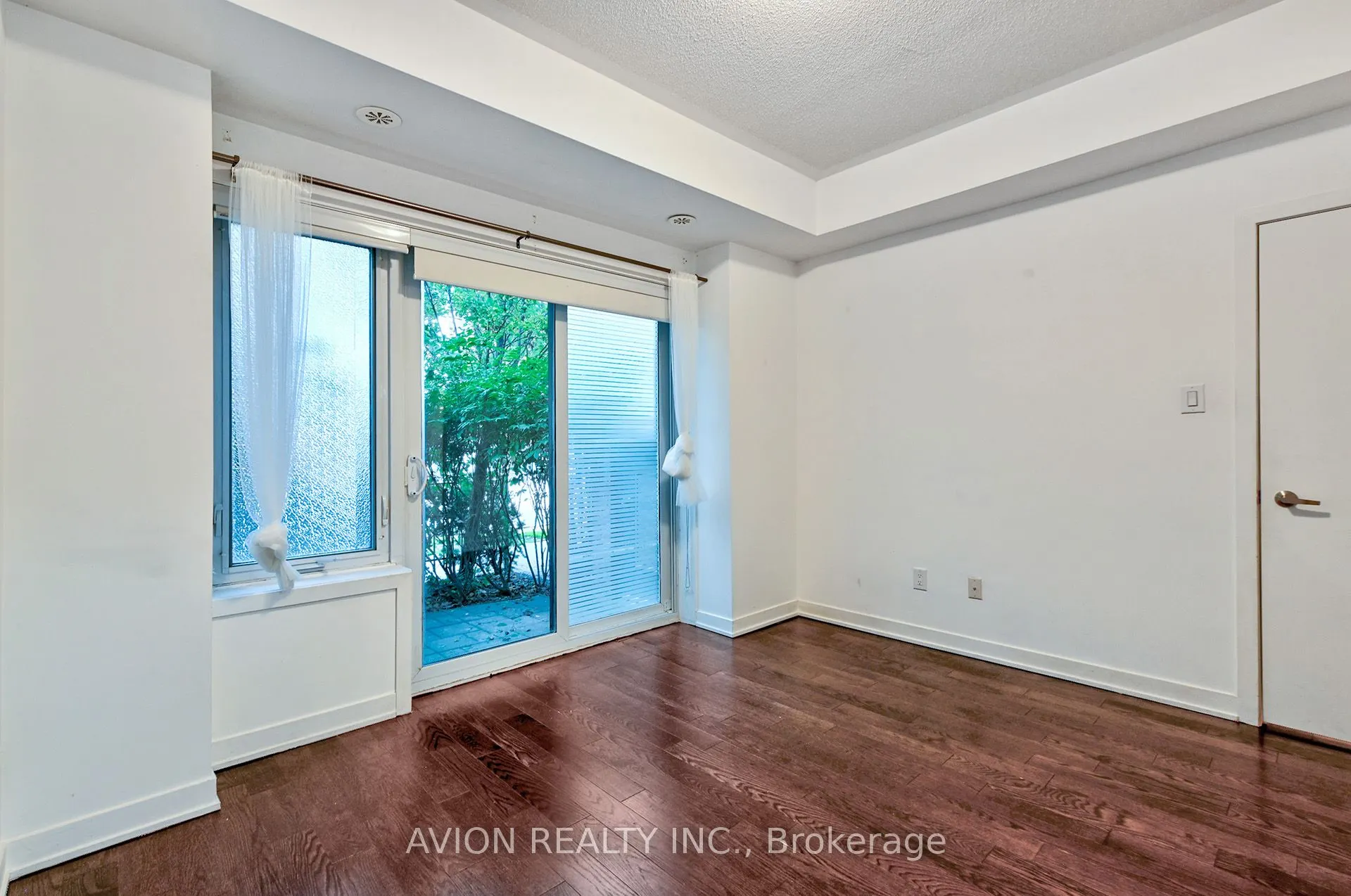 13 Oak Street, #4