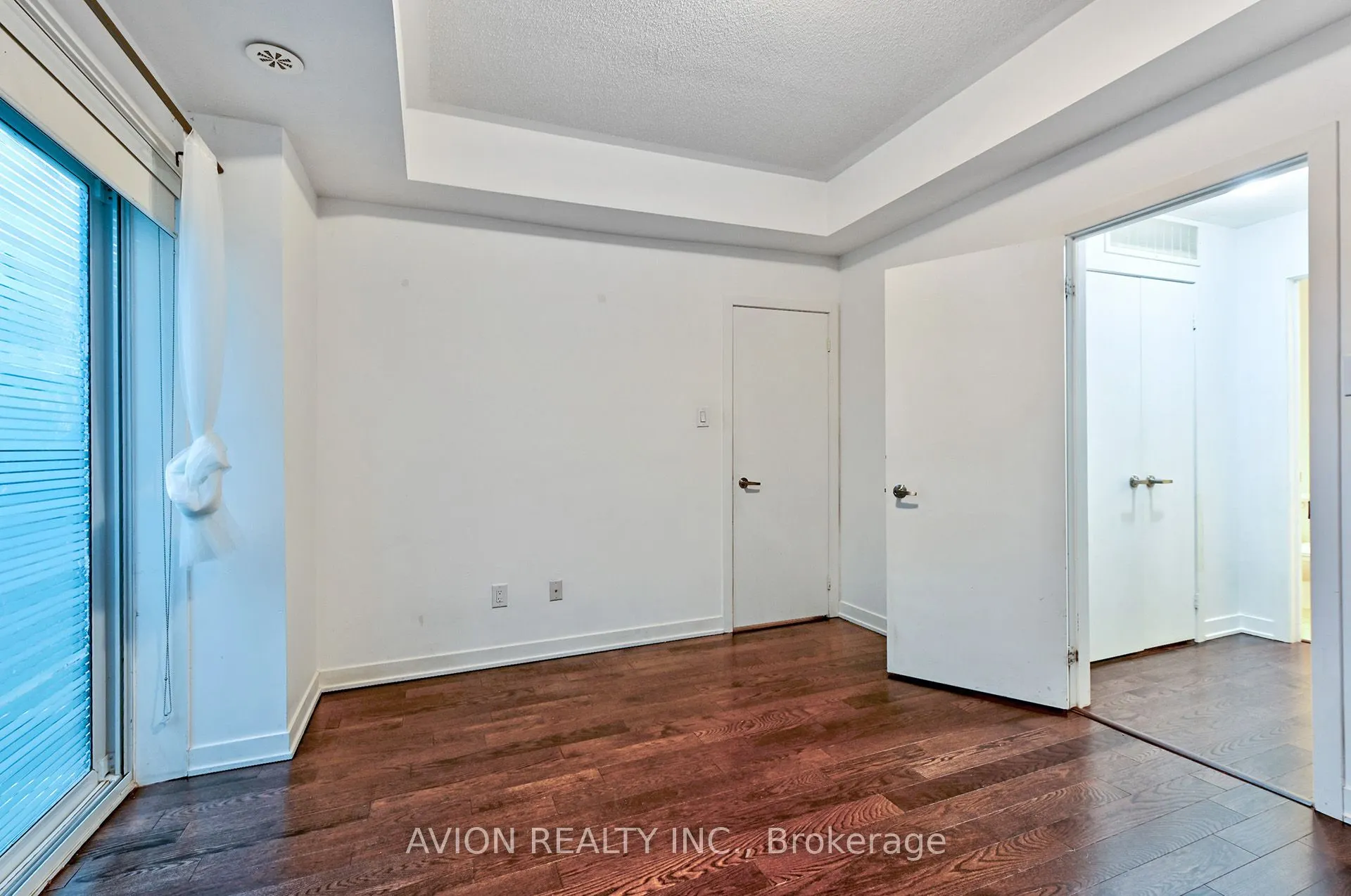 13 Oak Street, #4