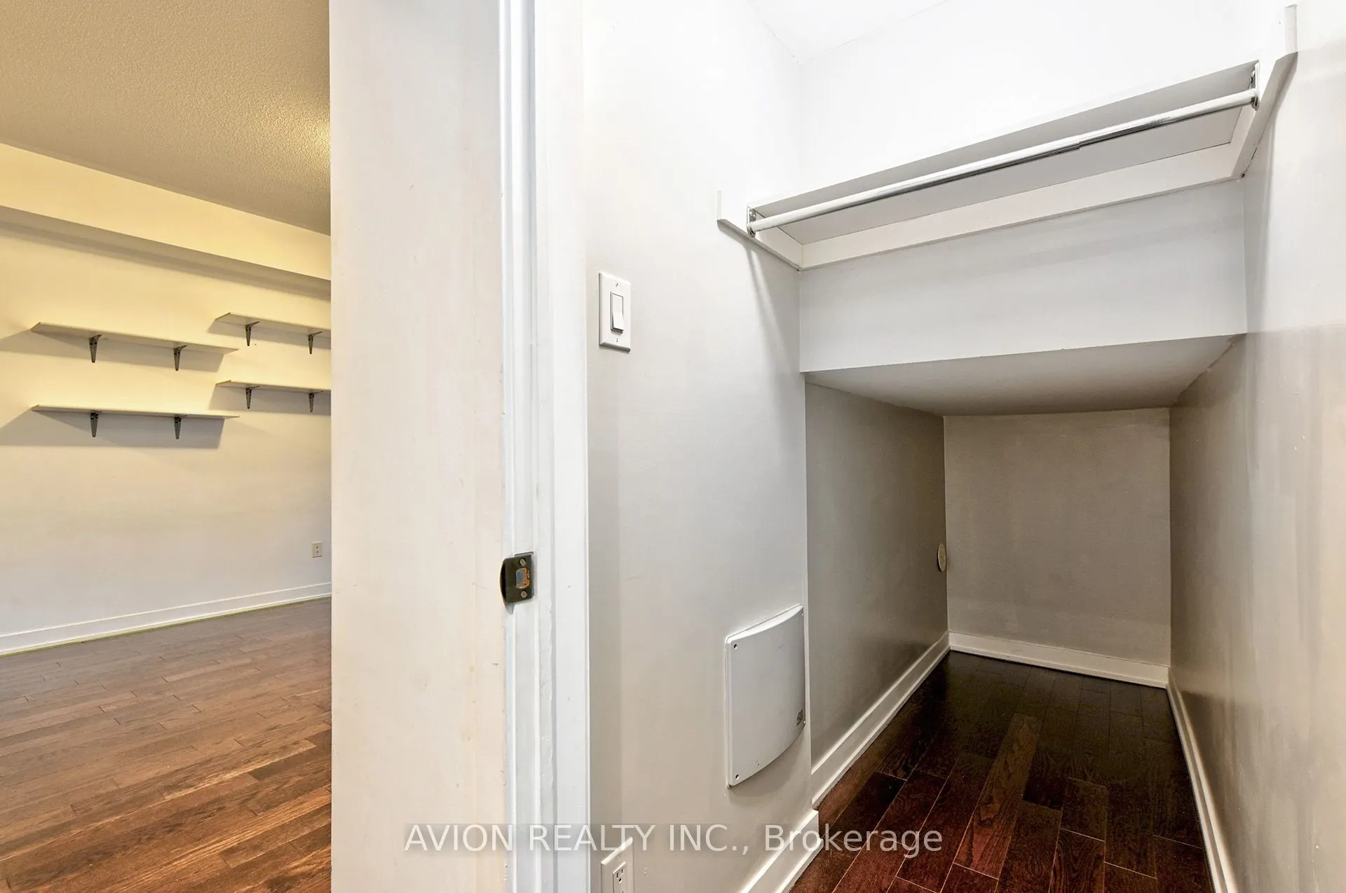 13 Oak Street, #4