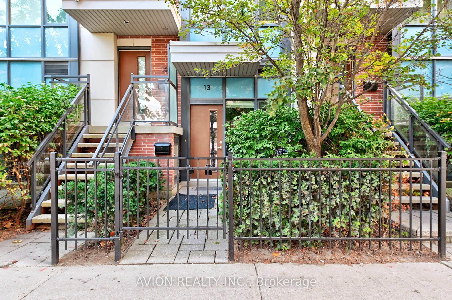 13 Oak Street, #4