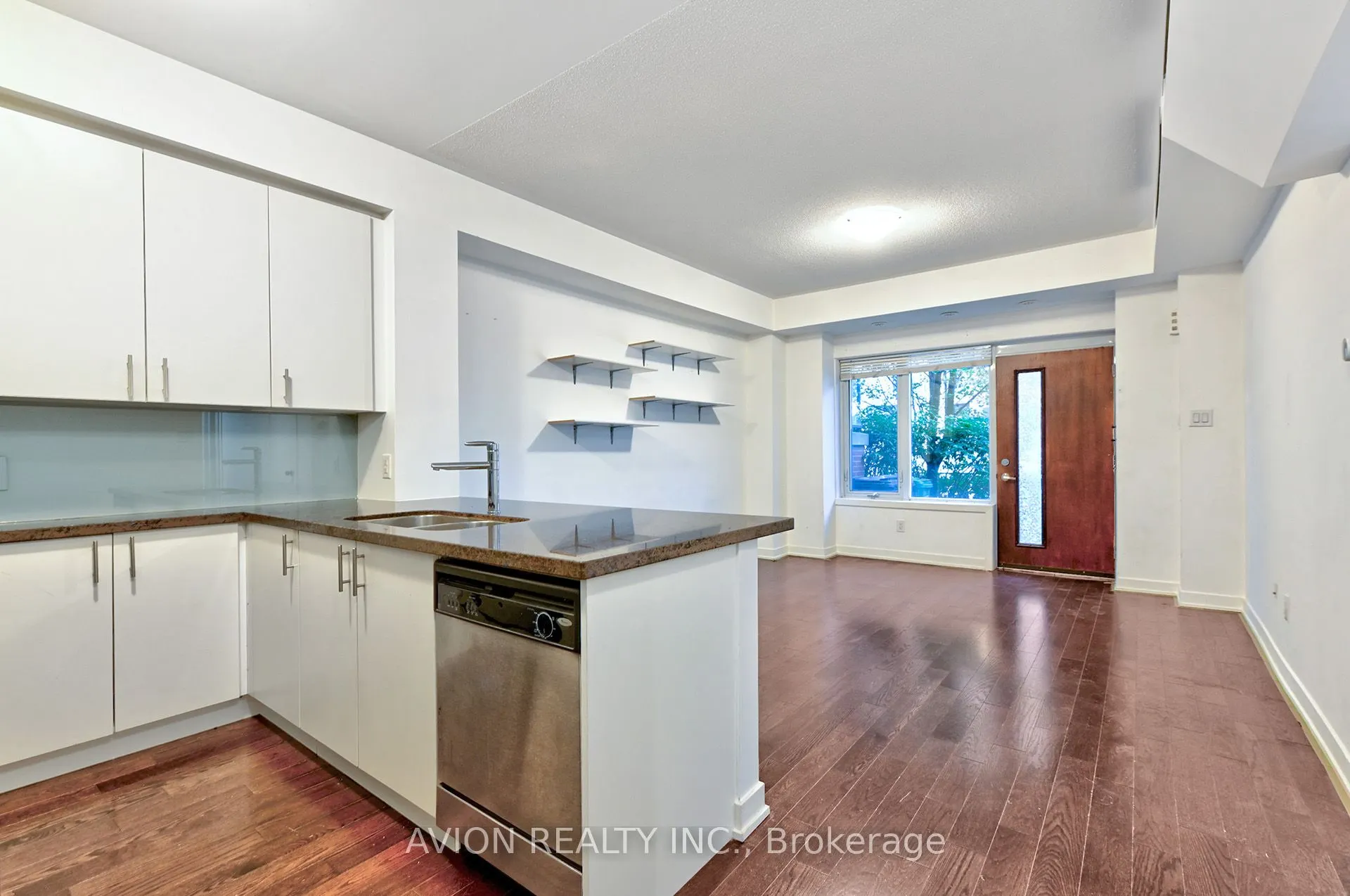 13 Oak Street, #4