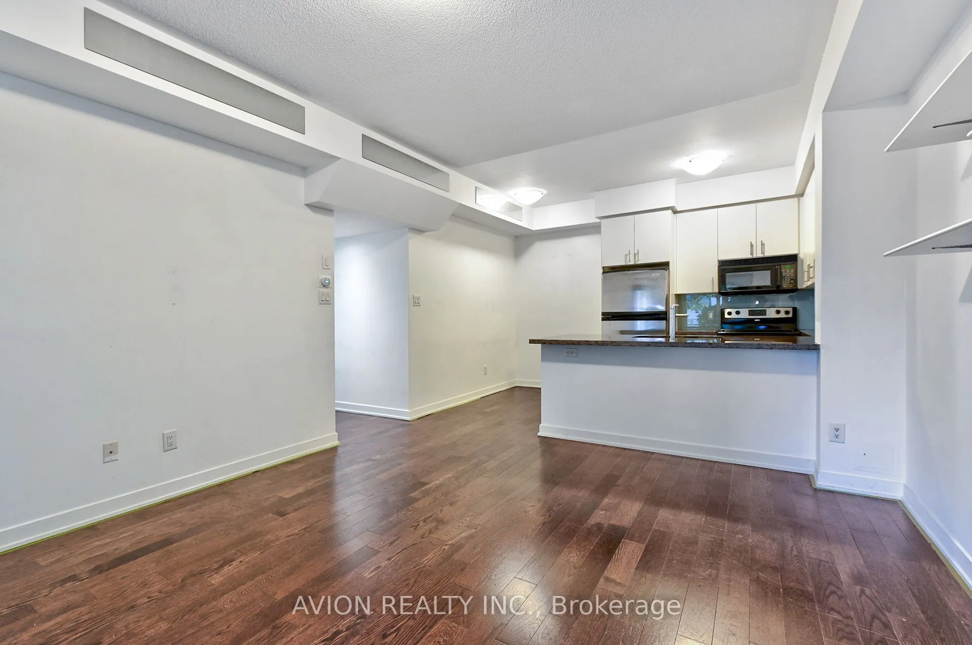 13 Oak Street, #4
