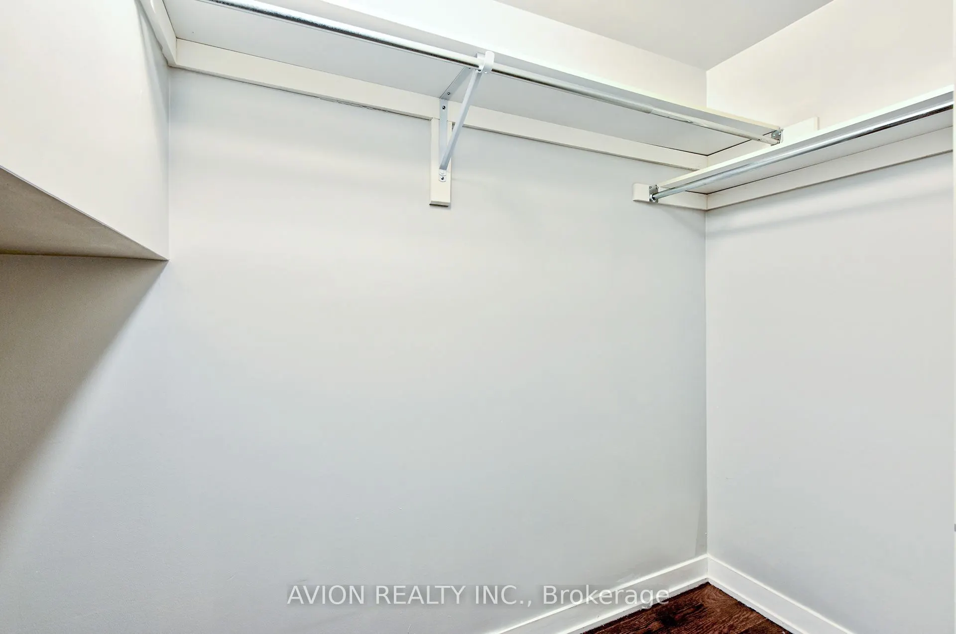 13 Oak Street, #4