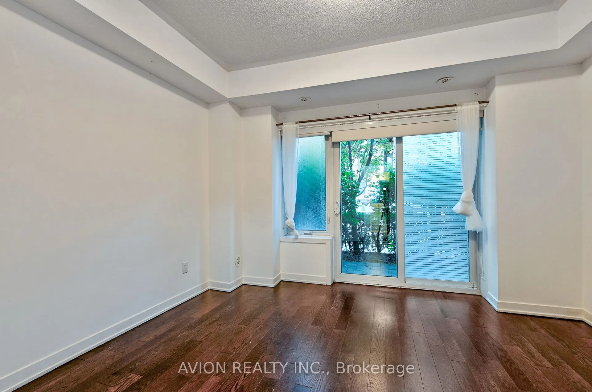 13 Oak Street, #4