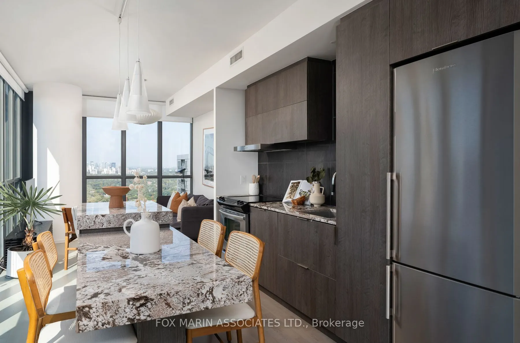 101 Charles Street E, #4006