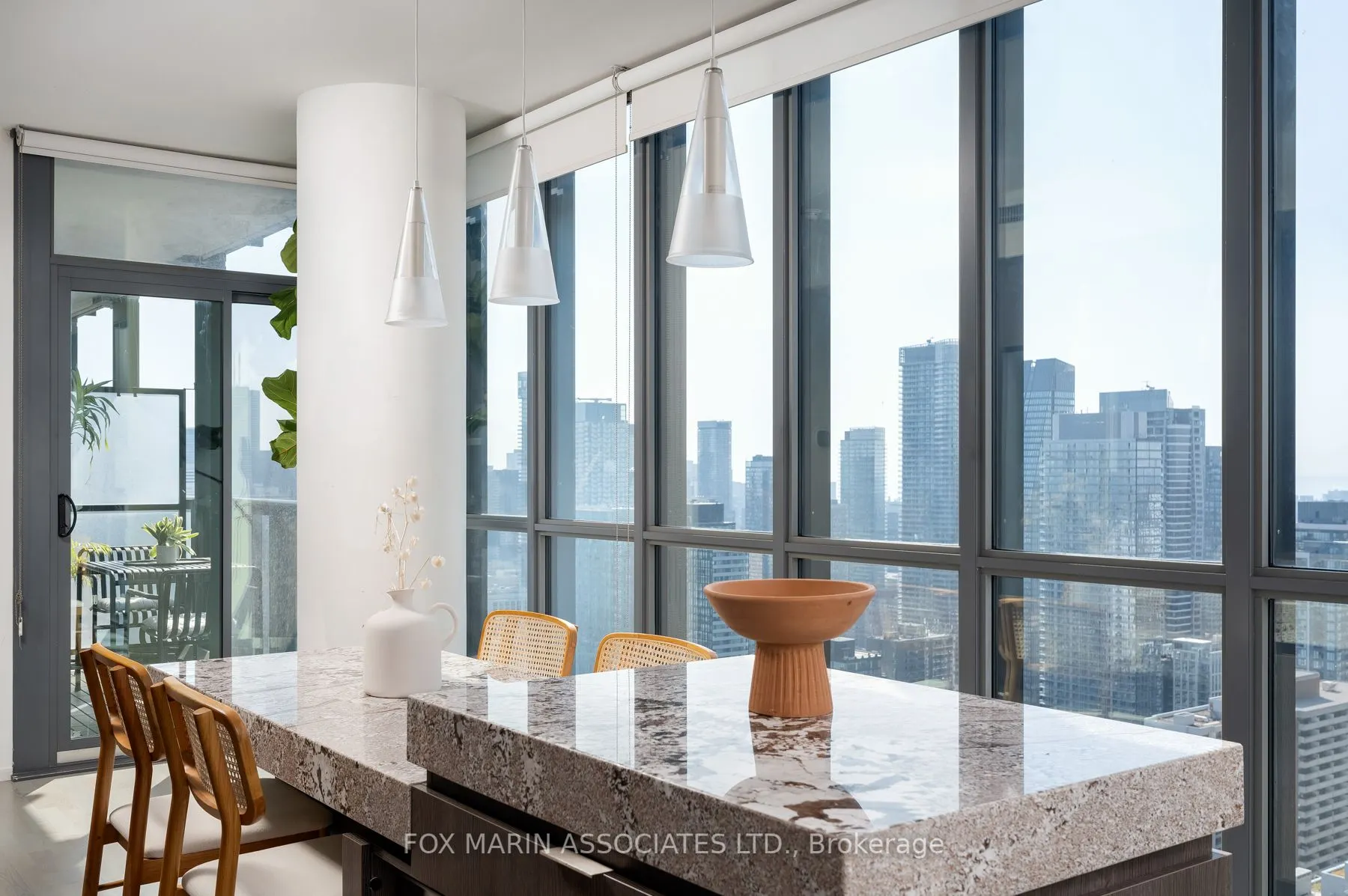 101 Charles Street E, #4006