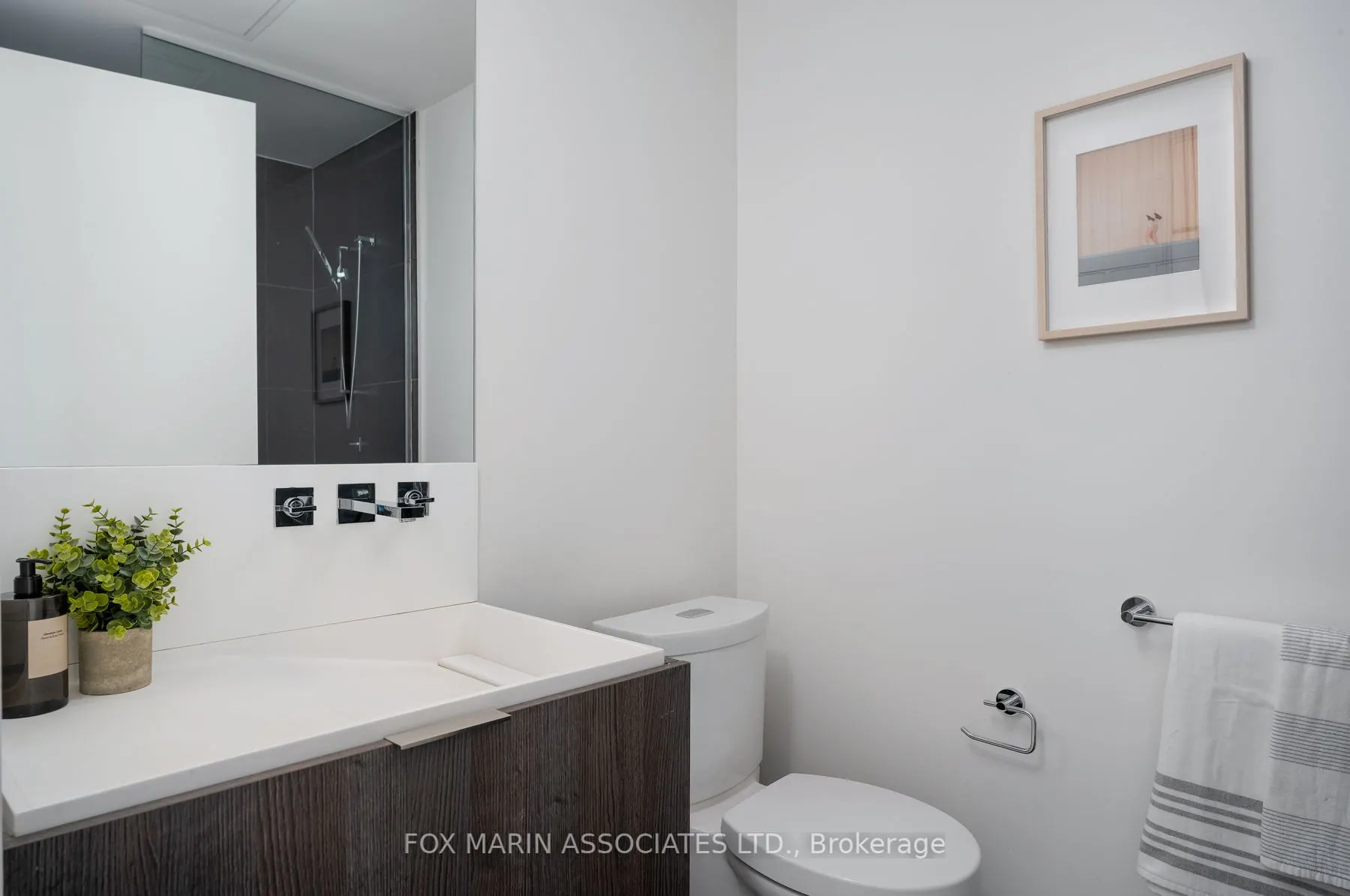 101 Charles Street E, #4006