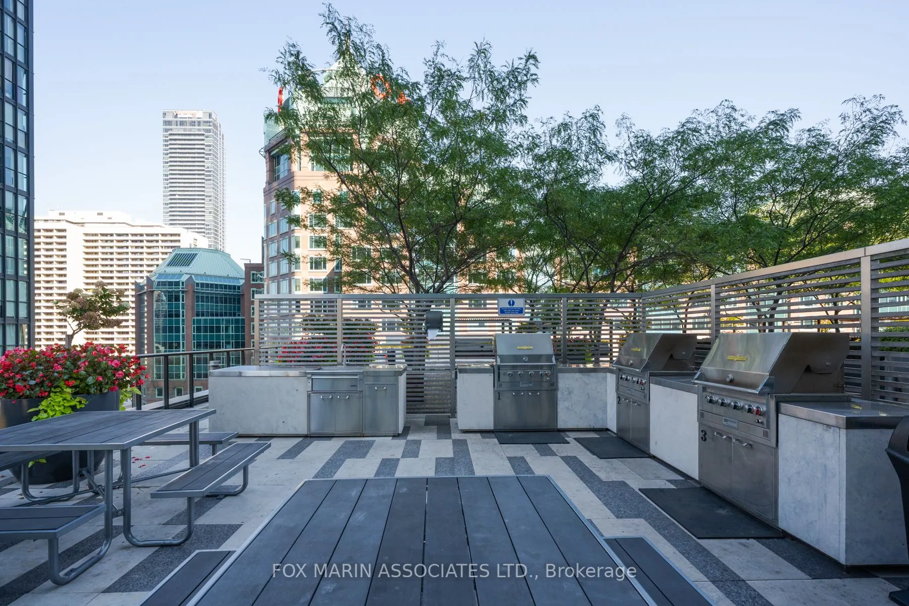 101 Charles Street E, #4006