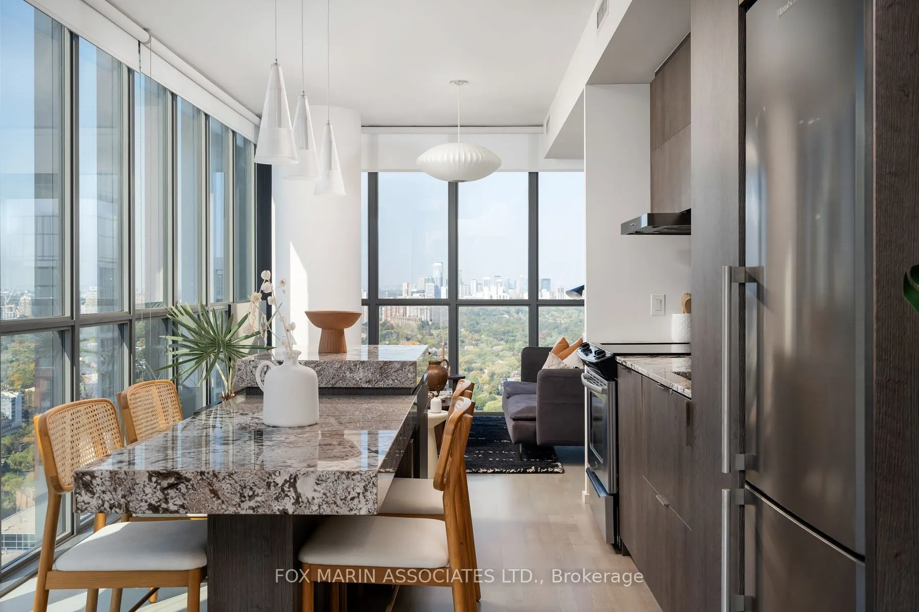 101 Charles Street E, #4006