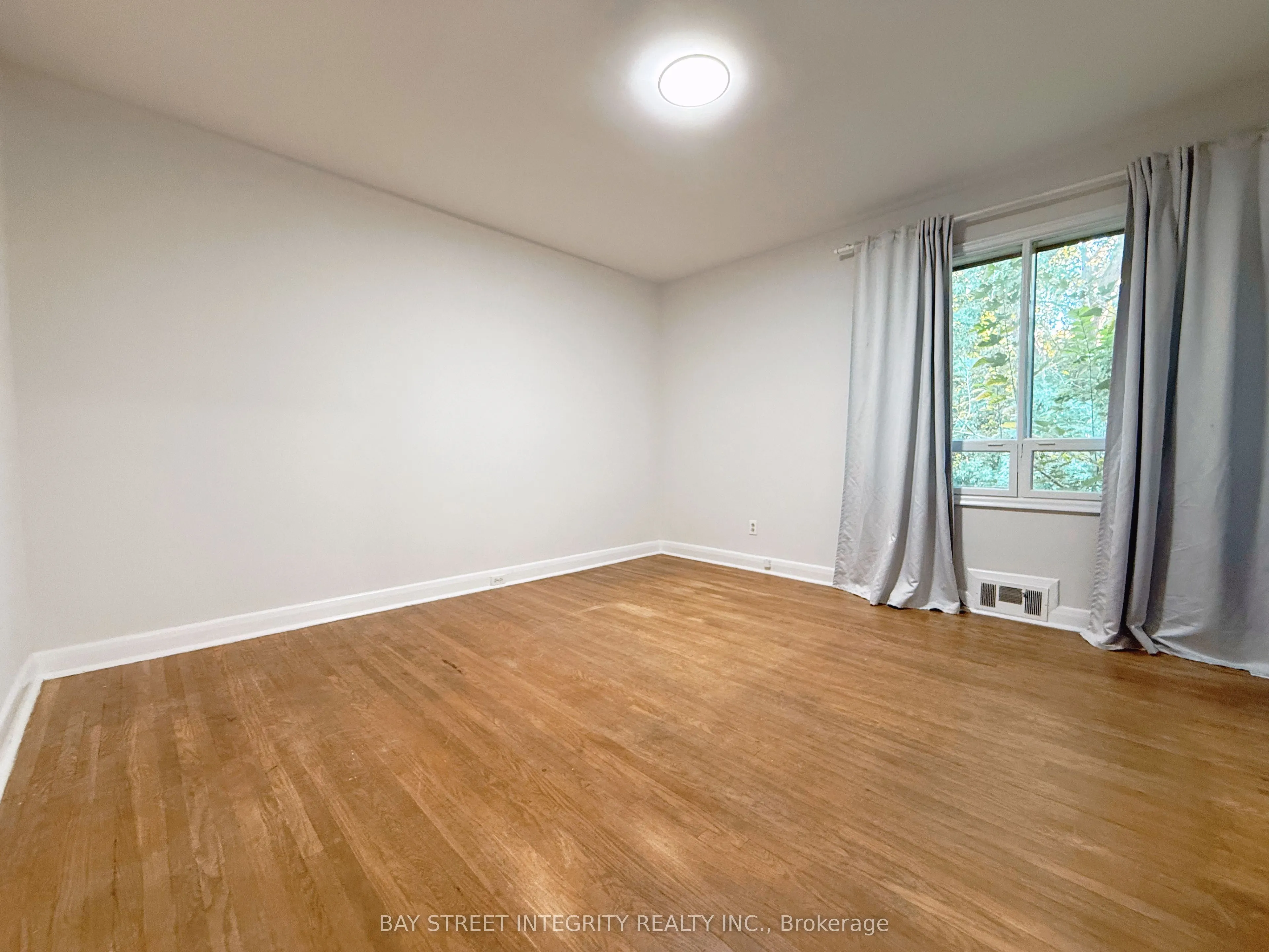 143 Munro Boulevard