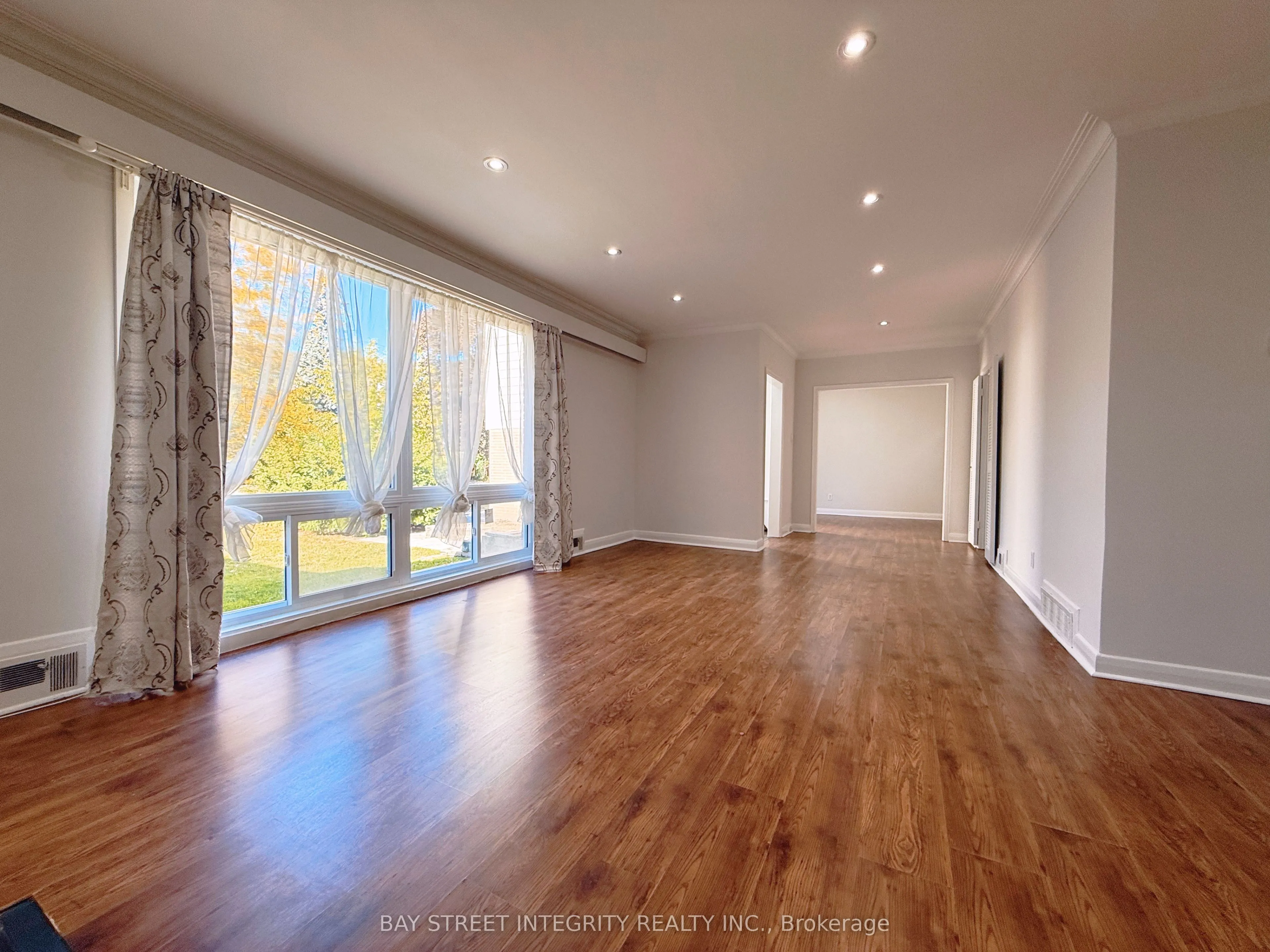 143 Munro Boulevard
