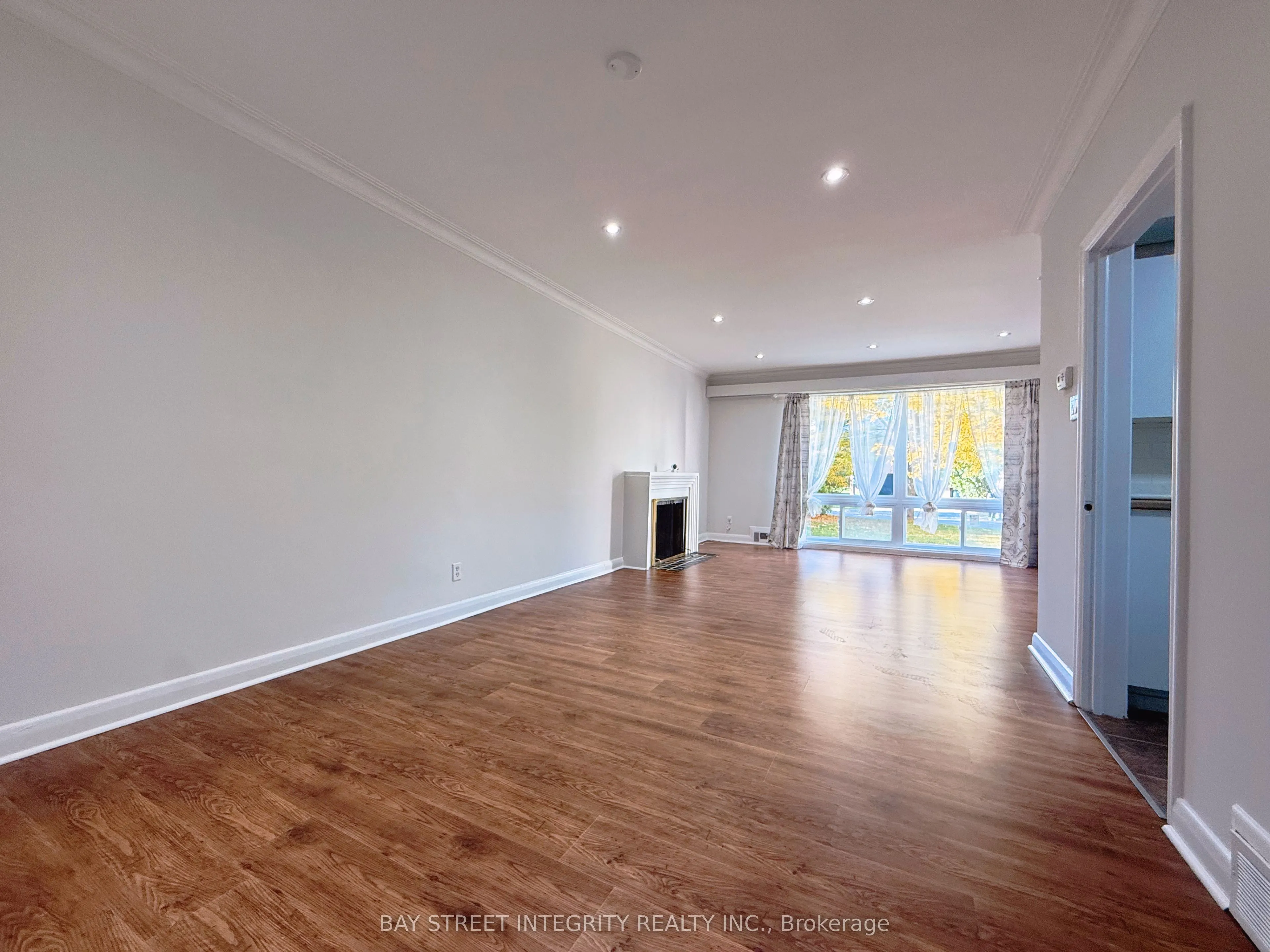 143 Munro Boulevard