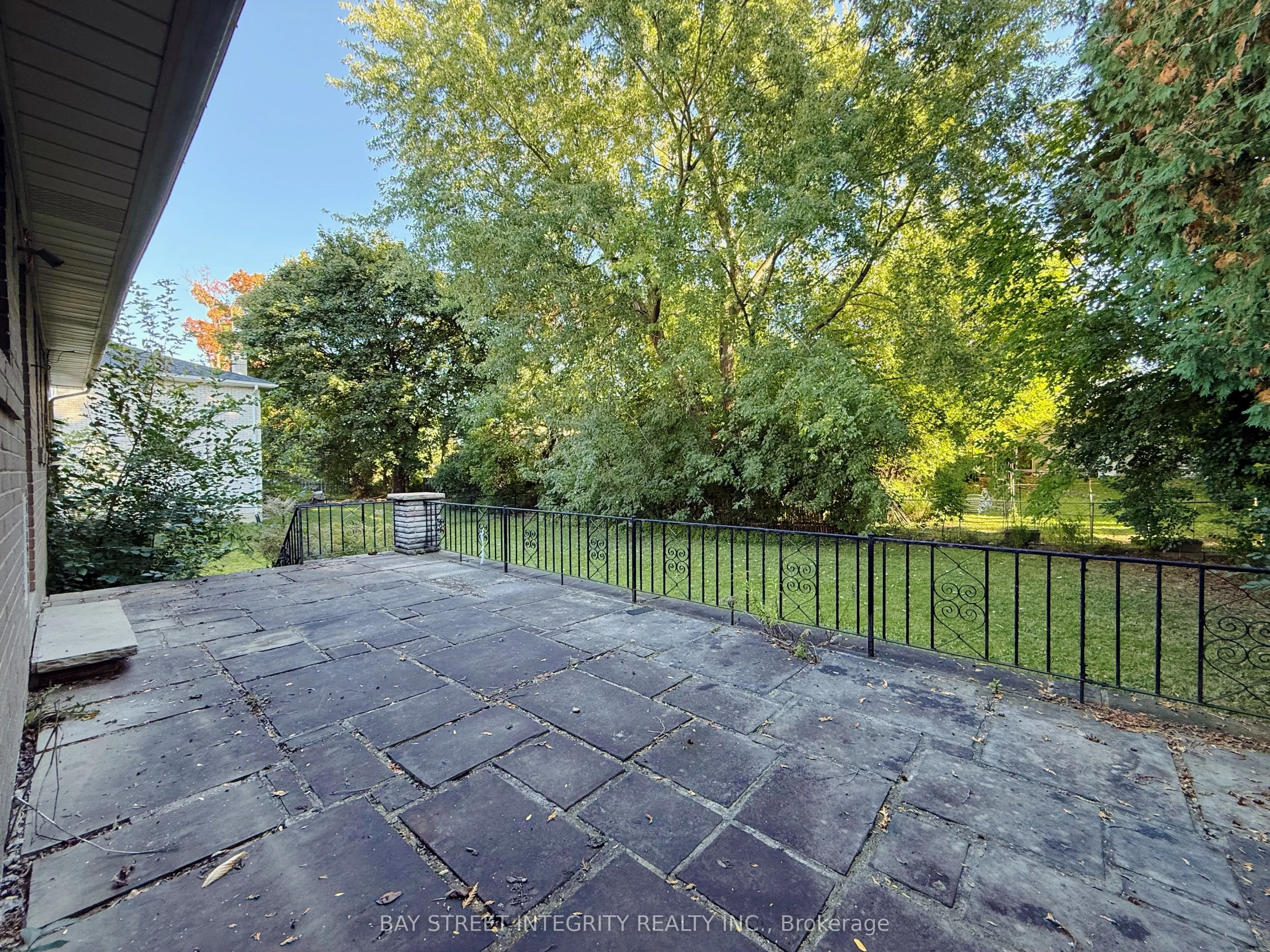 143 Munro Boulevard