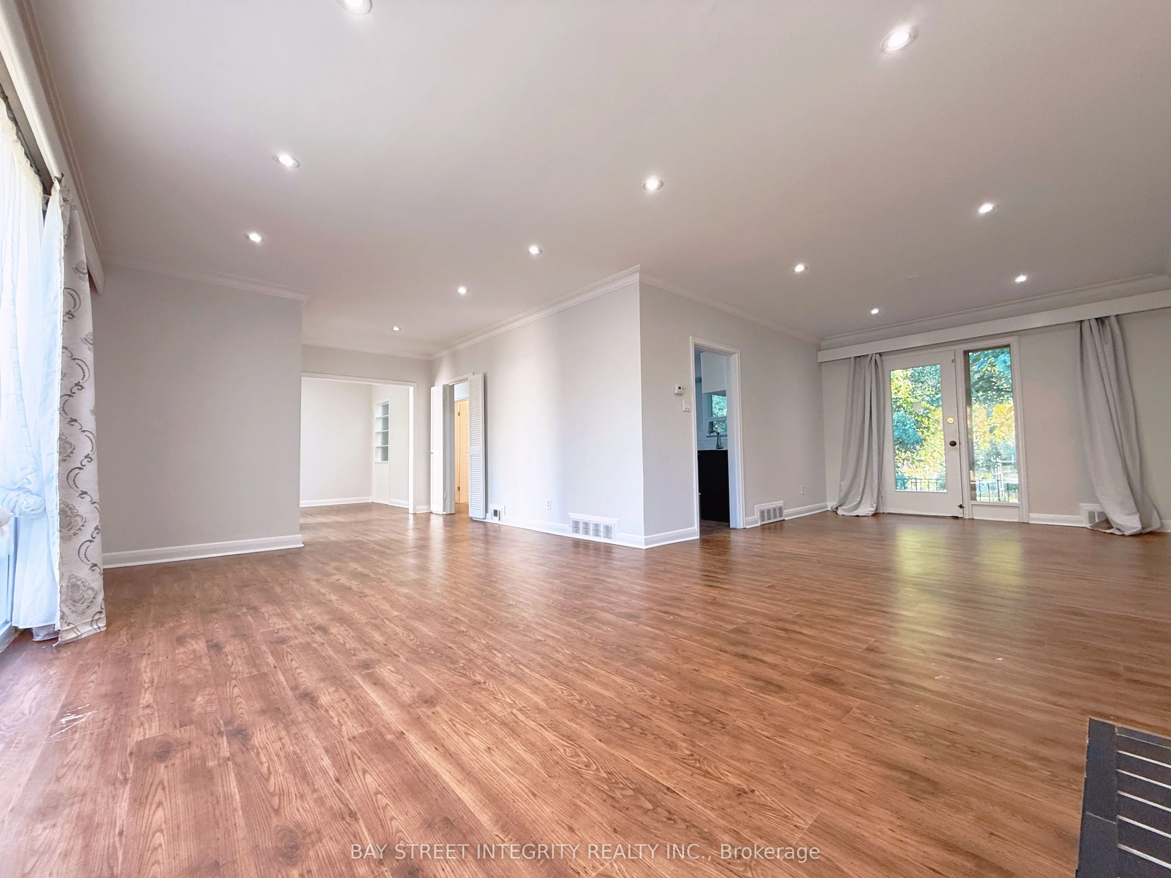 143 Munro Boulevard